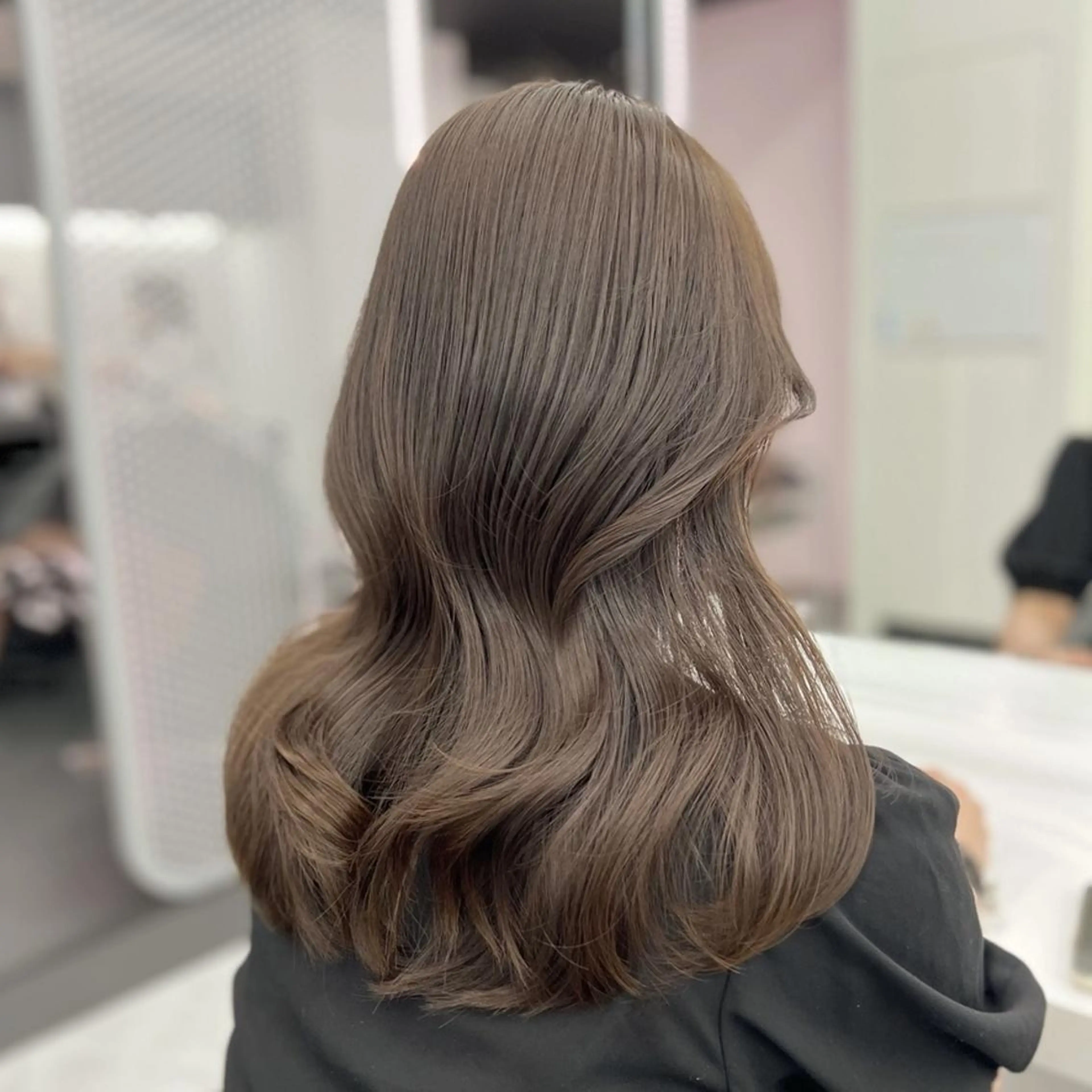 カラー 透明感ベージュ🧁 池袋LAND🤍のヘアスタイル