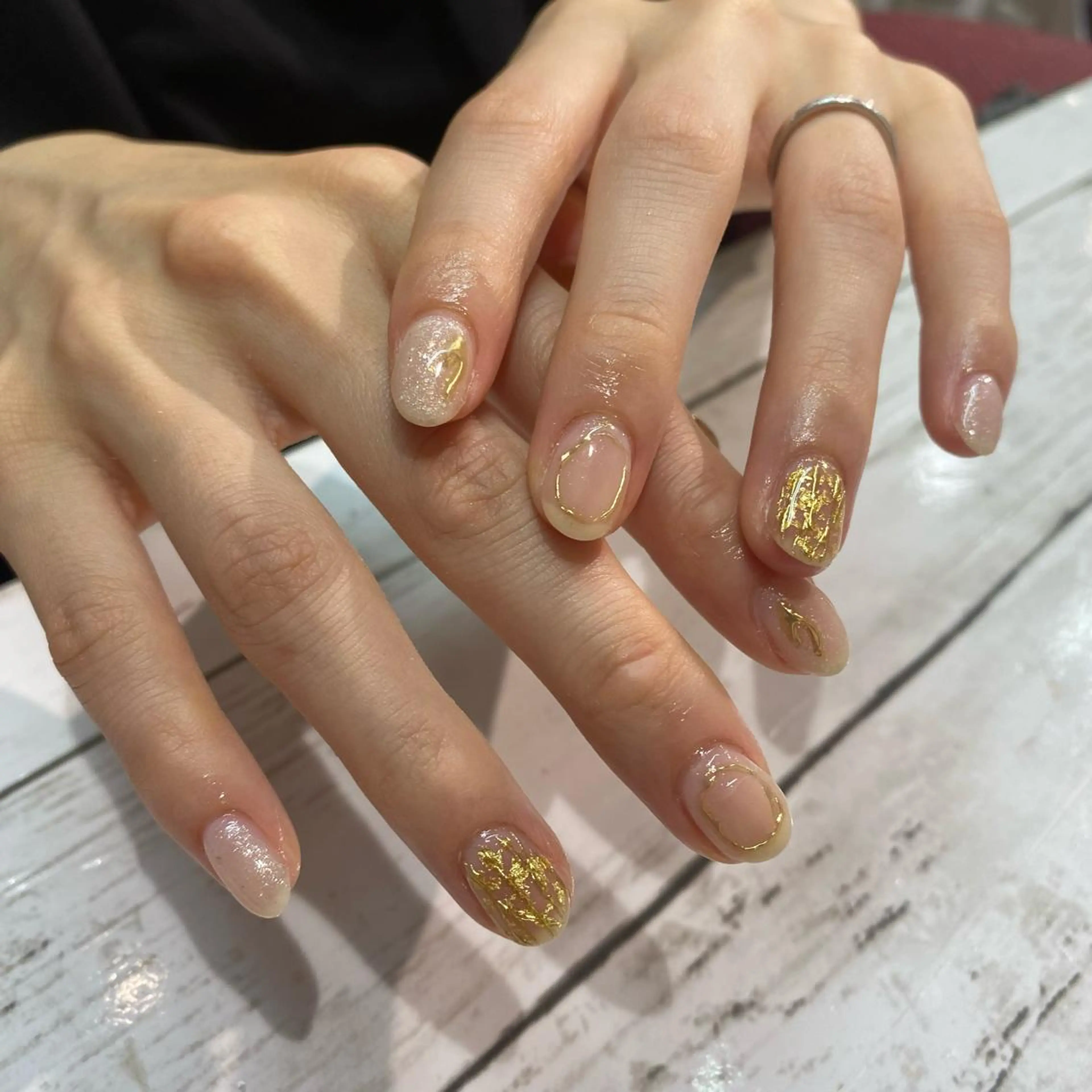 ネイル ジェルネイル ゴールド ニュアンスネイル パラジェル シンプルネイル Bianca浦和🪽 藤岡のネイルデザイン