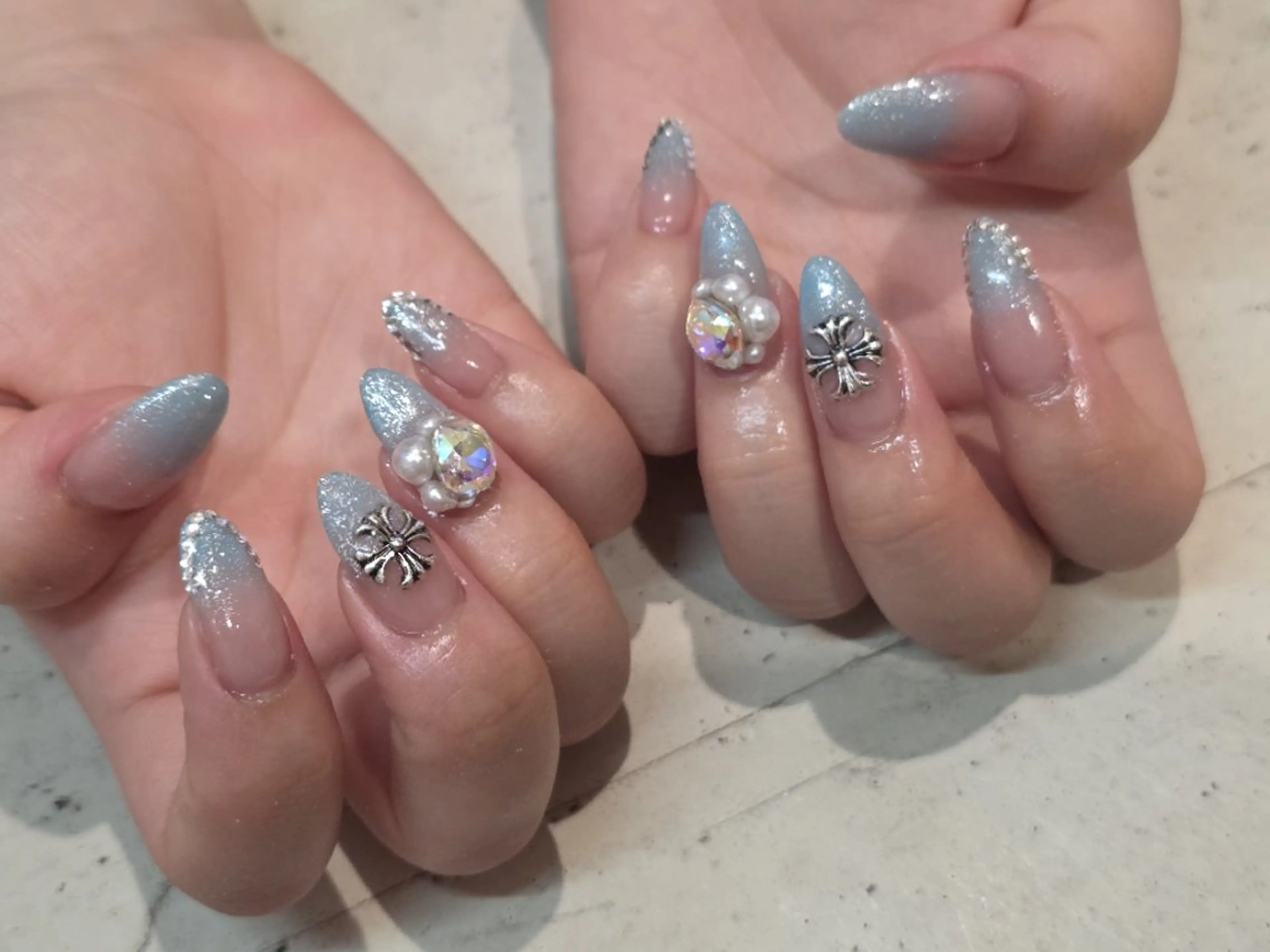 ネイル キラキラネイル 夏ネイル ハンドネイル nail salon Lumiereのネイルデザイン