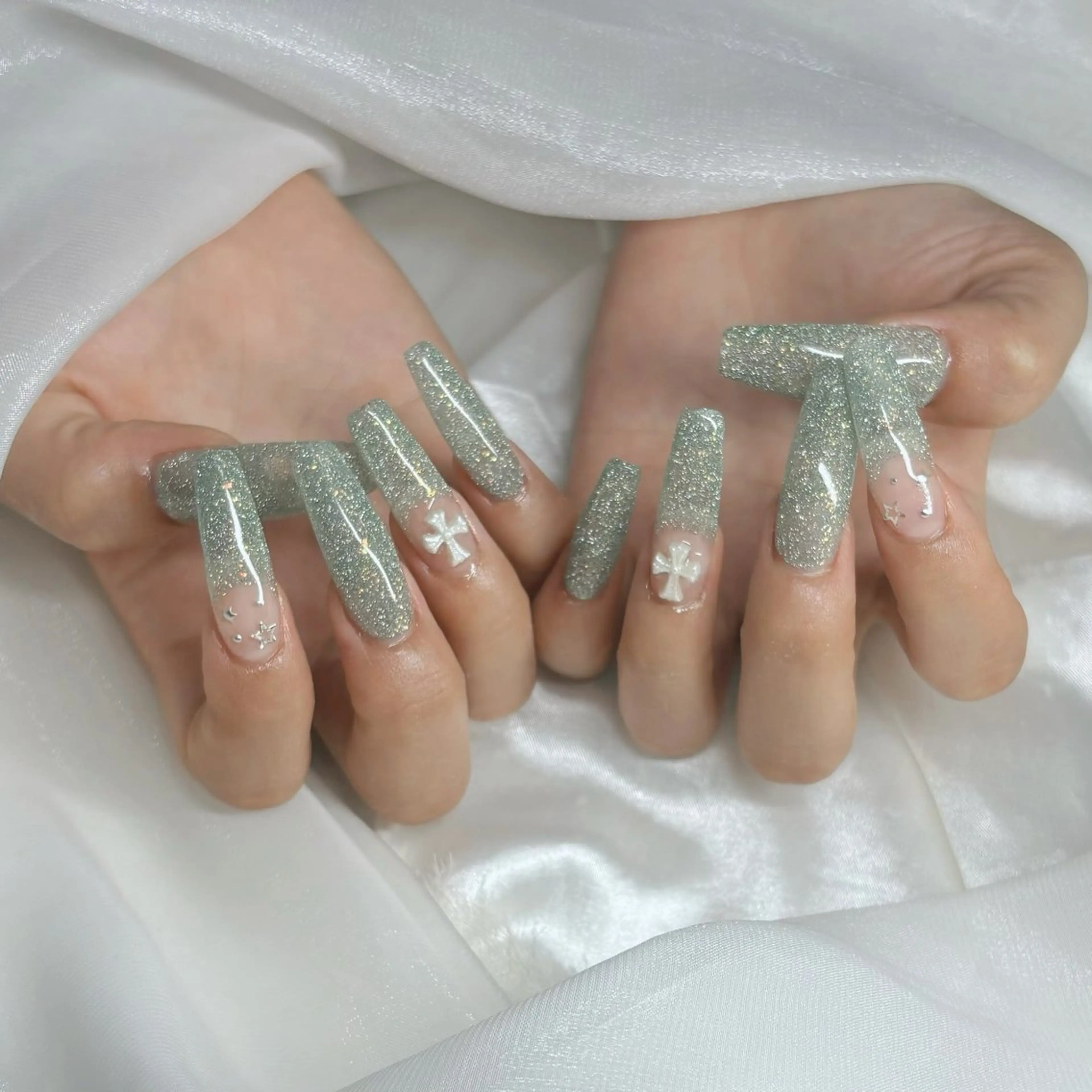 ネイル ハンドネイル CeCe Garden所属・CeCeGarden ✨️キラキラワンホンのネイルデザイン