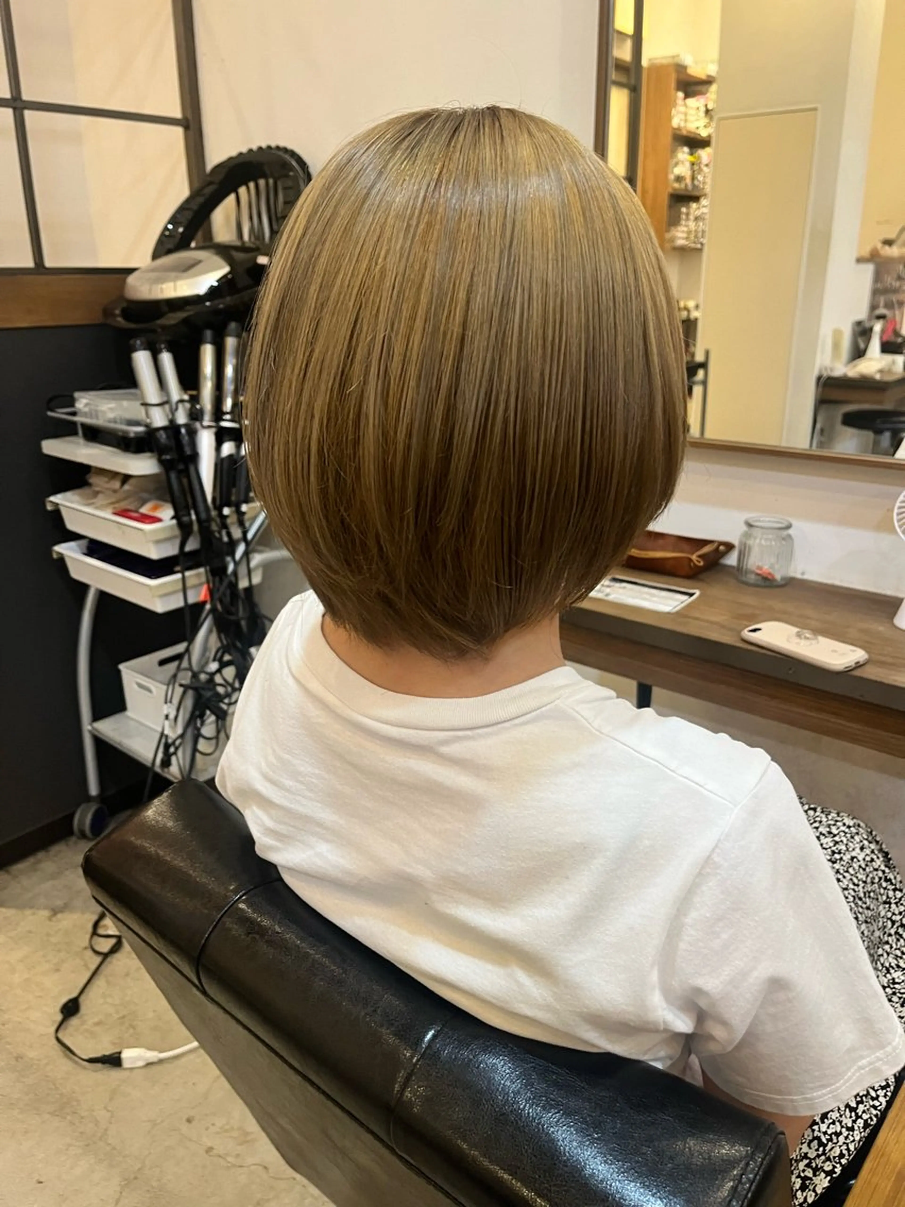 ショート ヘアカラー 小堀 いぶきのヘアスタイル