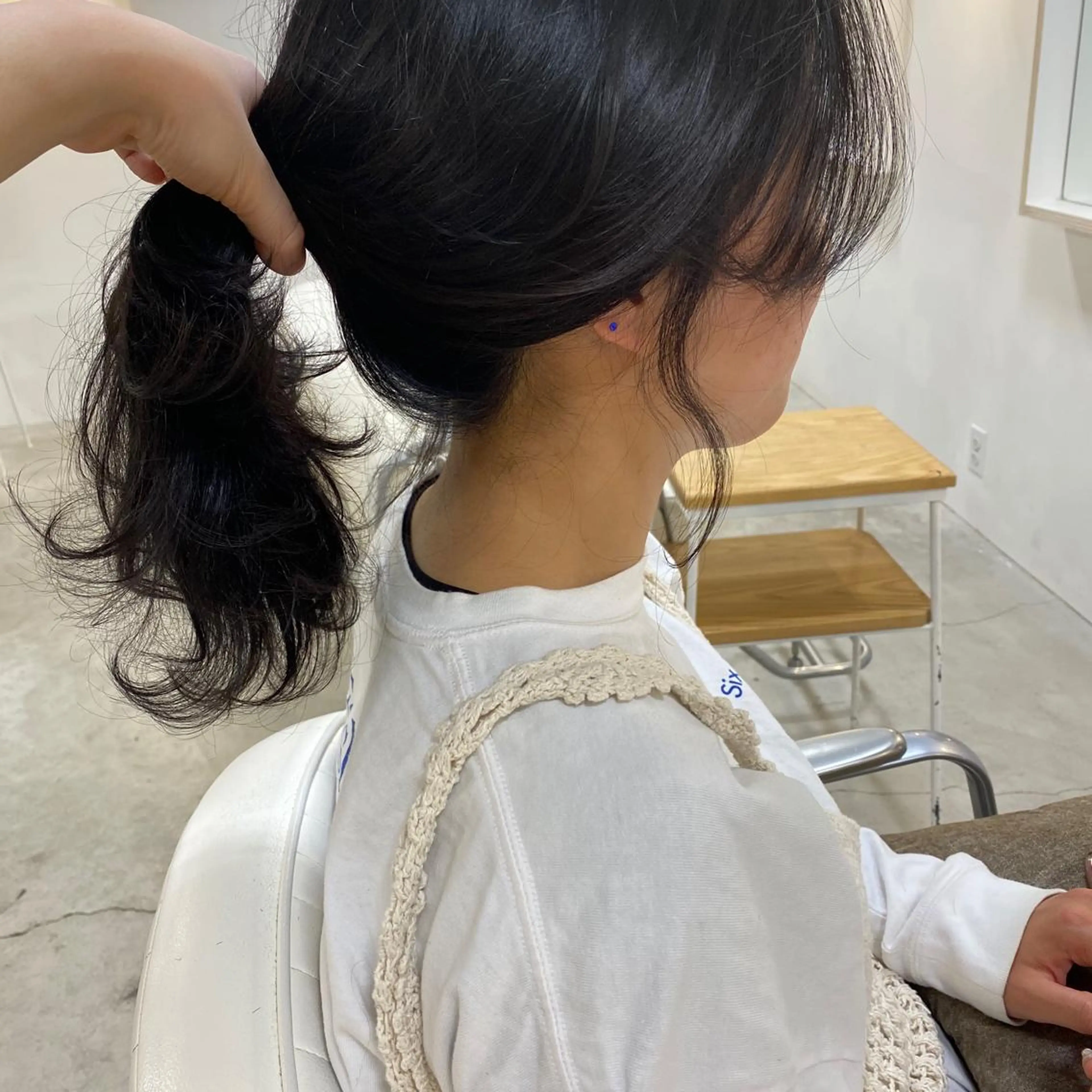 ミディアム ヘアアレンジ ポニーテール レイヤーカット 小顔カット やまぐち もえかのヘアスタイル