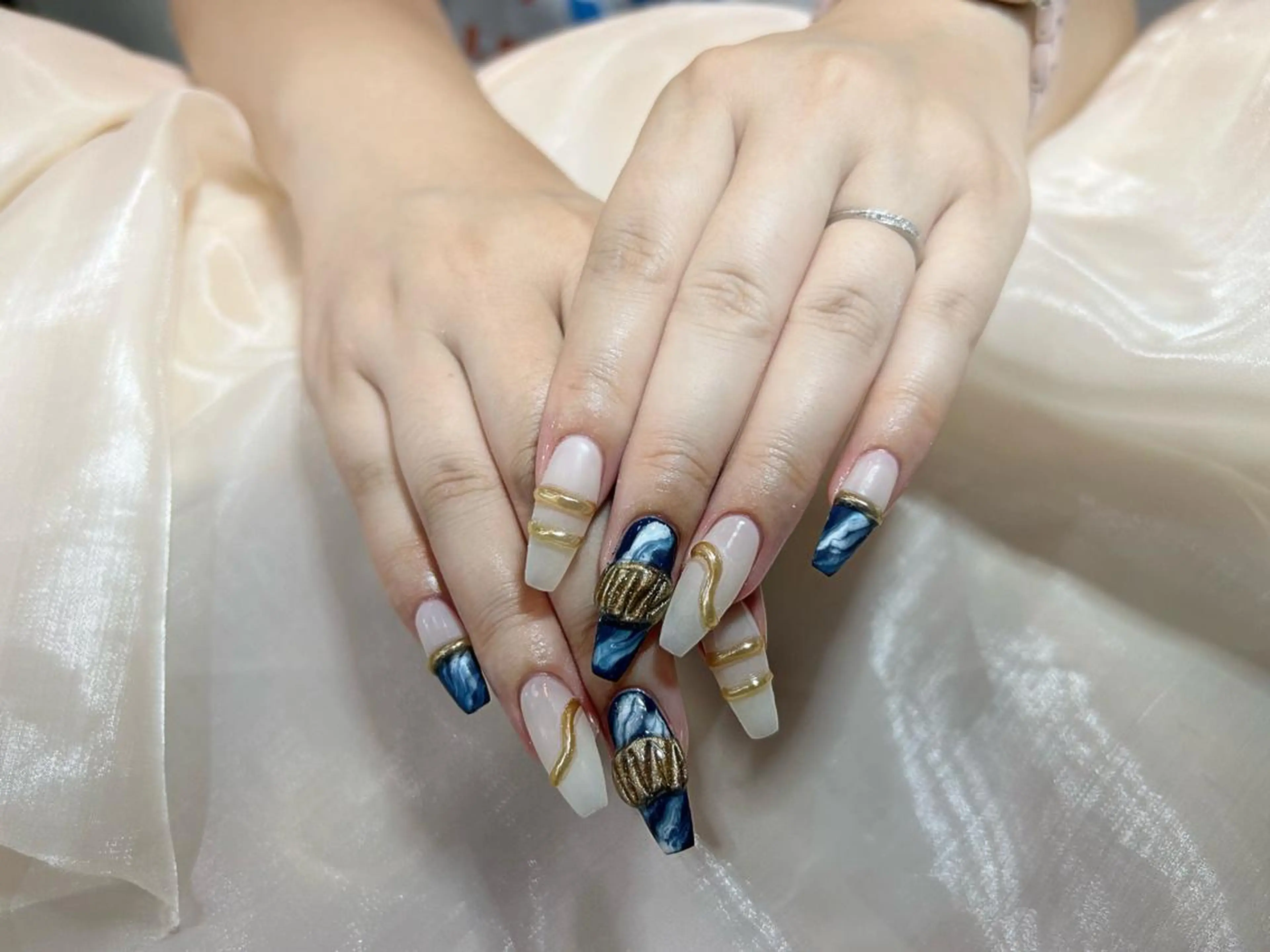 ネイル VIVIAN リサのネイルデザイン