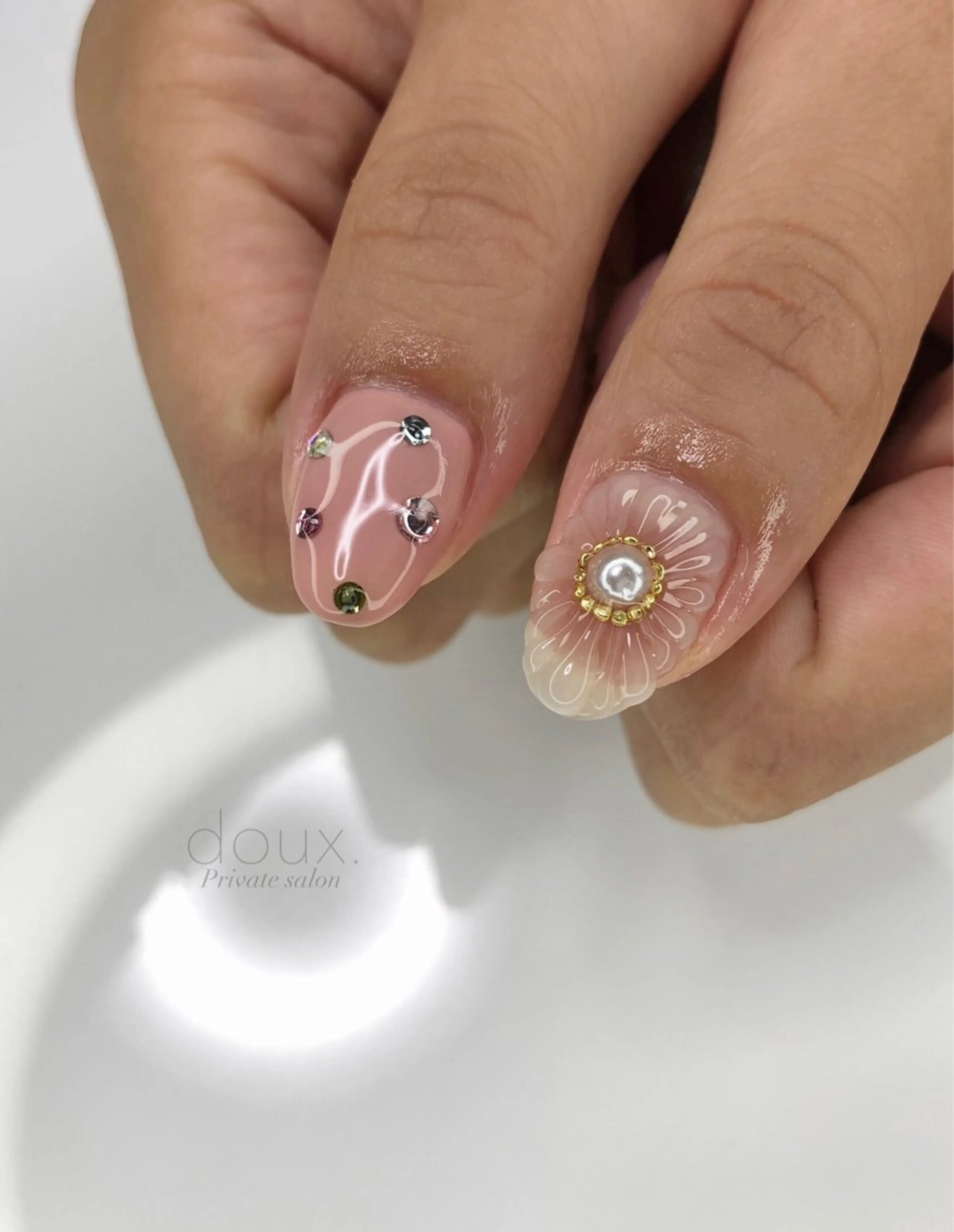 ネイル ガーリー 氷ネイル・うるうるネイル 韓国ネイル ニュアンスネイル ぷっくりネイル ハンドネイル doux. nailのネイルデザイン