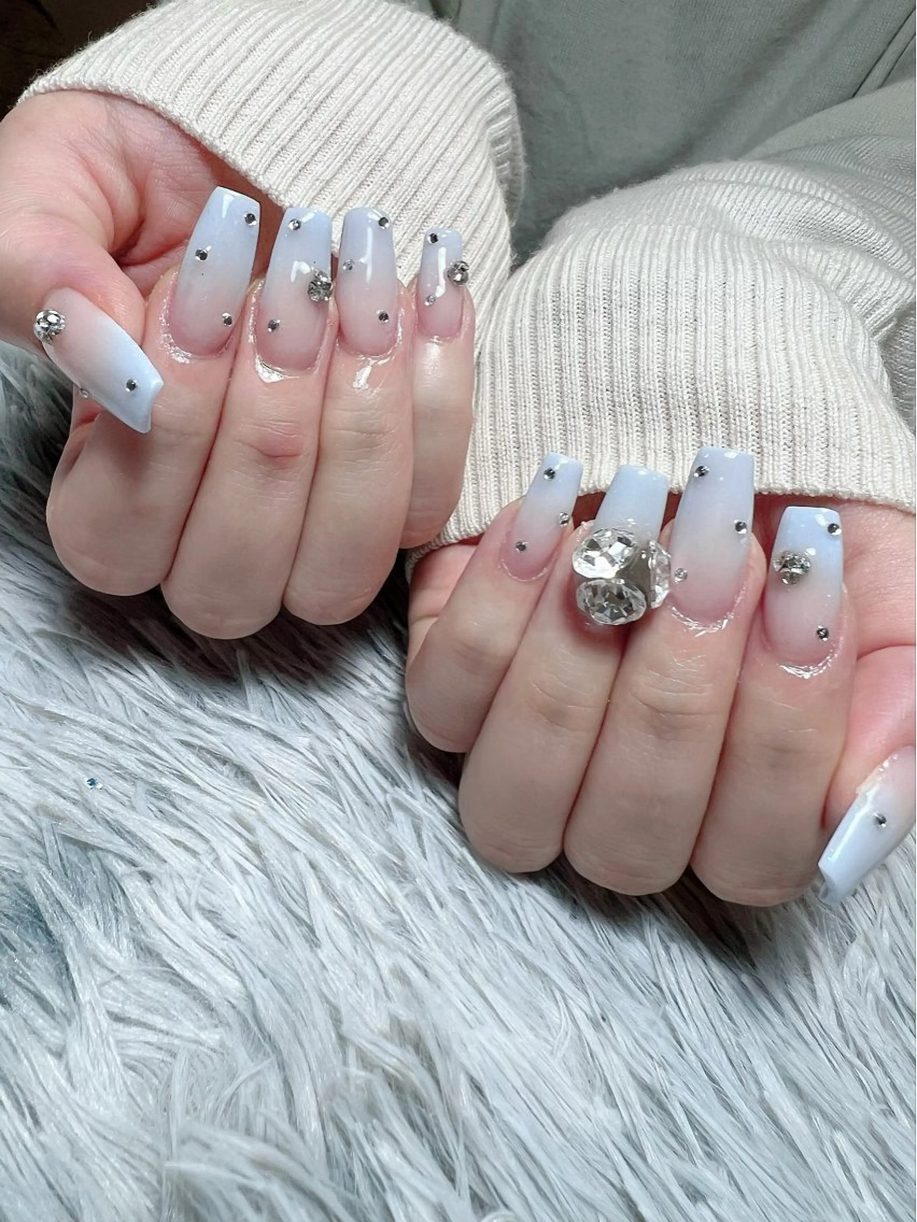 ネイル グラデーション スカルプネイル 春ネイル ストーンネイル ハンドネイル シェヌネイル JURAのネイルデザイン