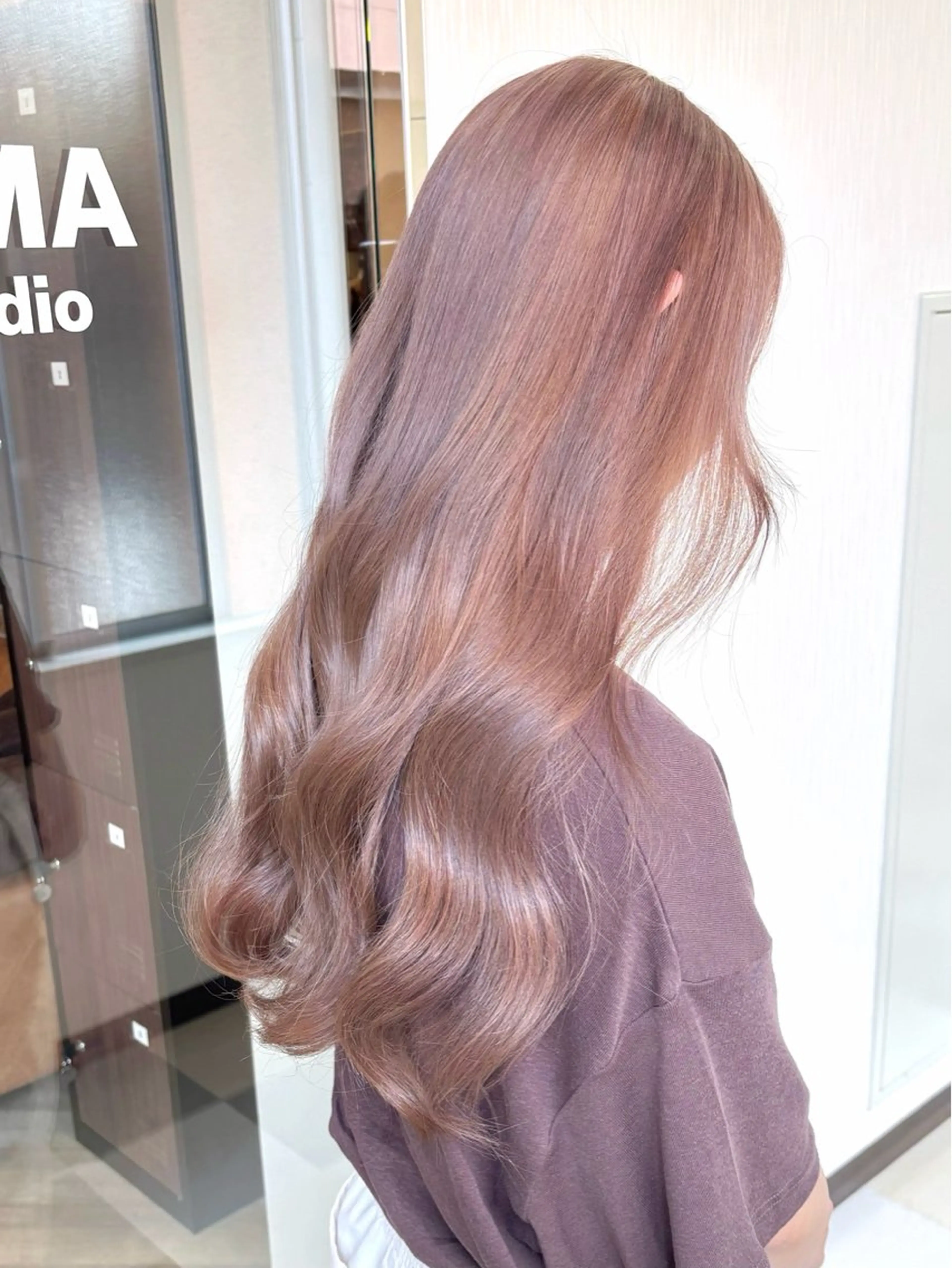 ロング ヘアカラー ケアブリーチ／ ダブルカラー／ＲＹＯのヘアスタイル