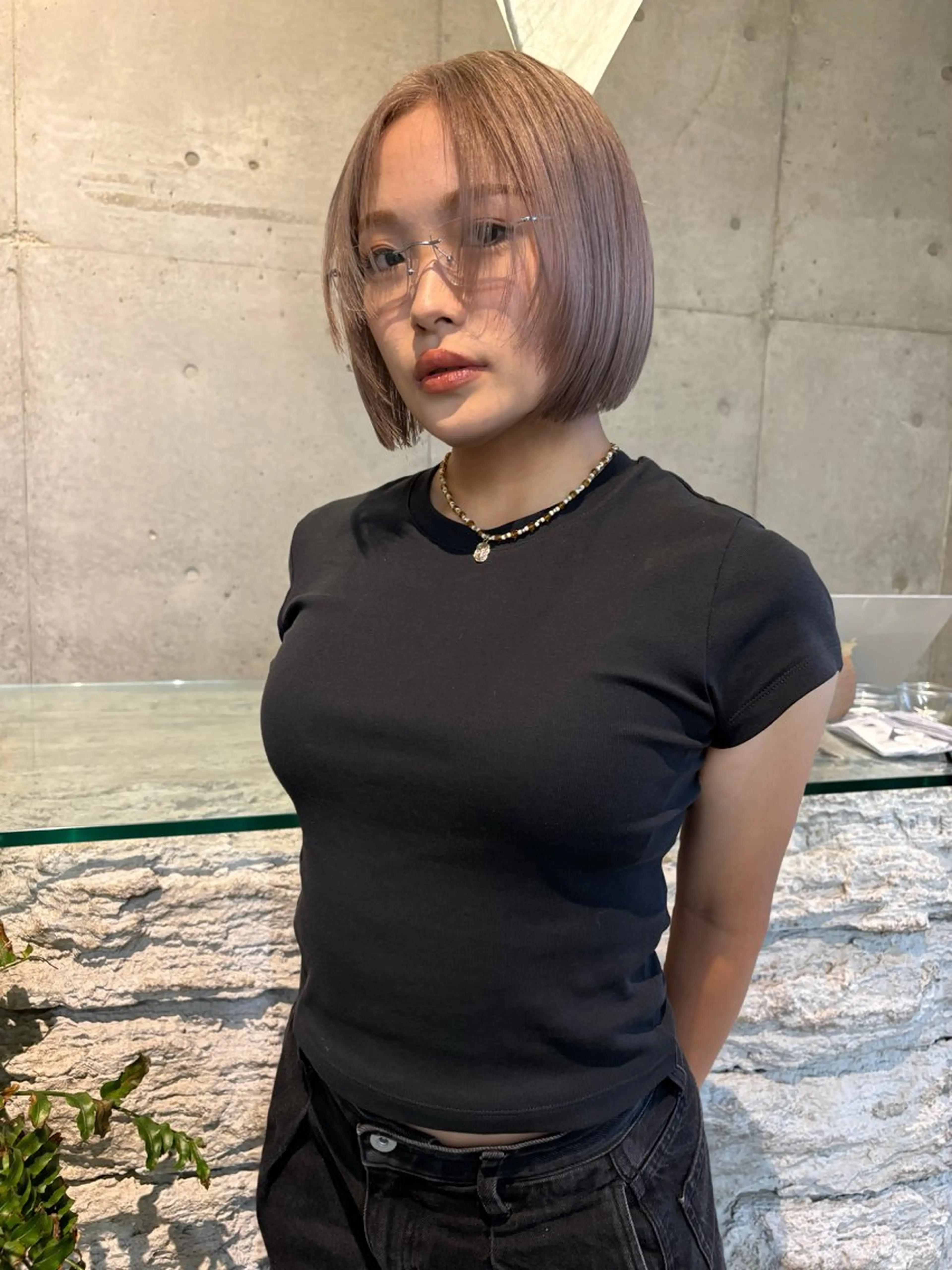 ミディアム カラー ベージュカラー ブリーチ ブロンド ホワイトベージュ ボブ 後藤 里奈のヘアスタイル