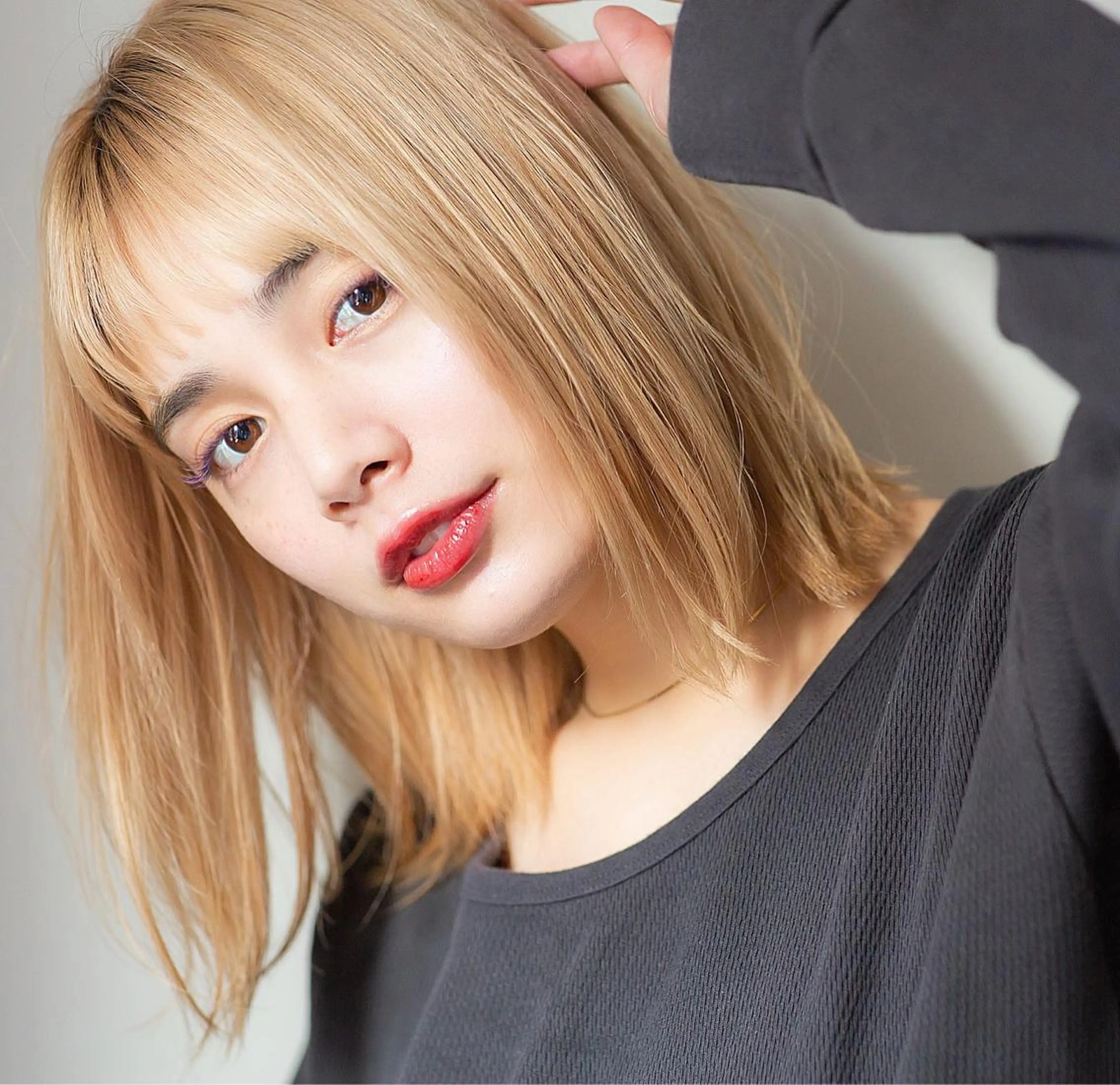 ミディアム カラー ベージュカラー ボブ くせ毛 外ハネヘア 💁‍♂️メンズカッ トパーマ💈大田涼華のヘアスタイル