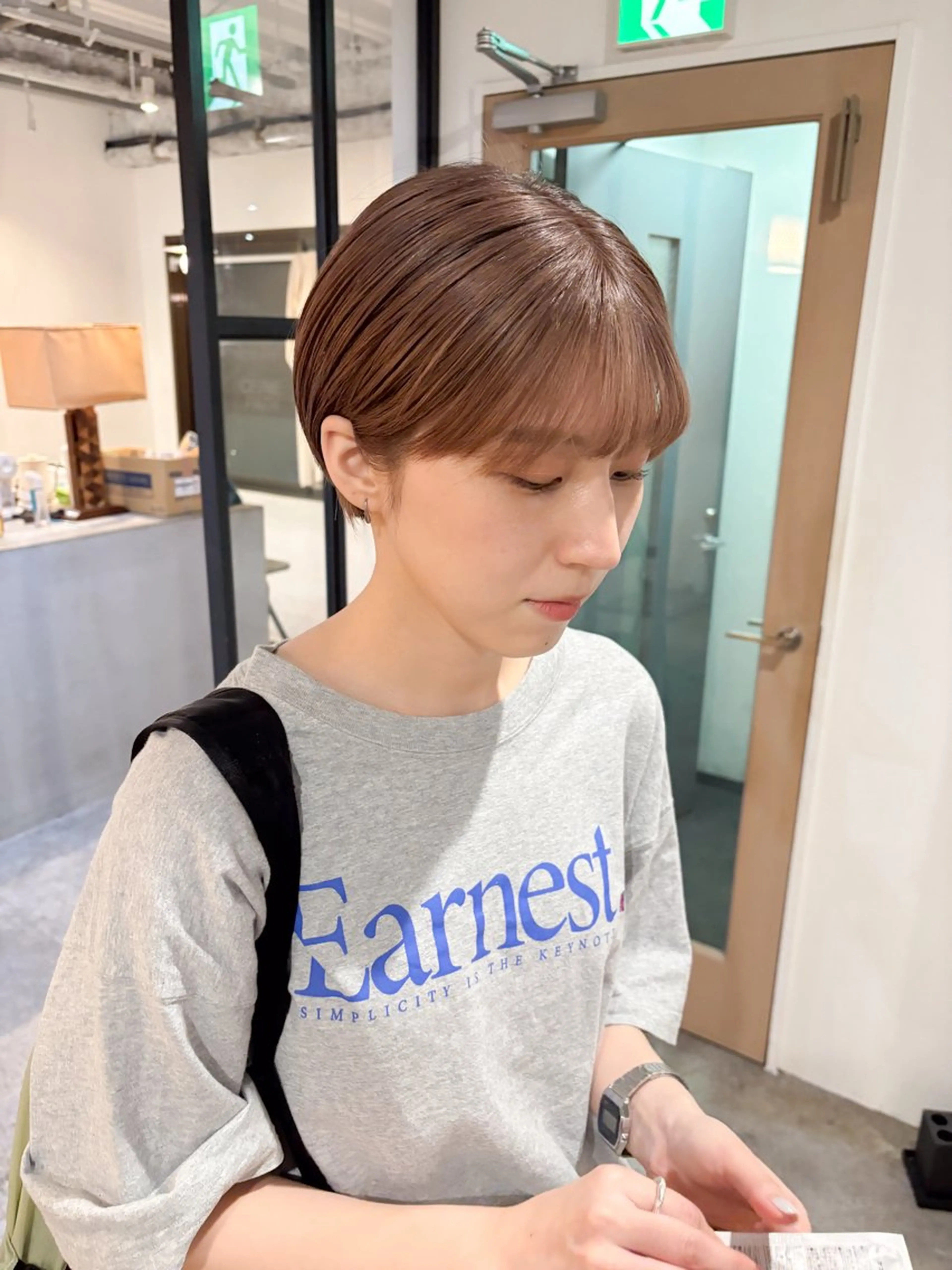 ショート カラー 丸みショート ベージュカラー ブリーチ ショートヘア カット ヘアカラー Takuma Suzuki中目黒のヘアスタイル