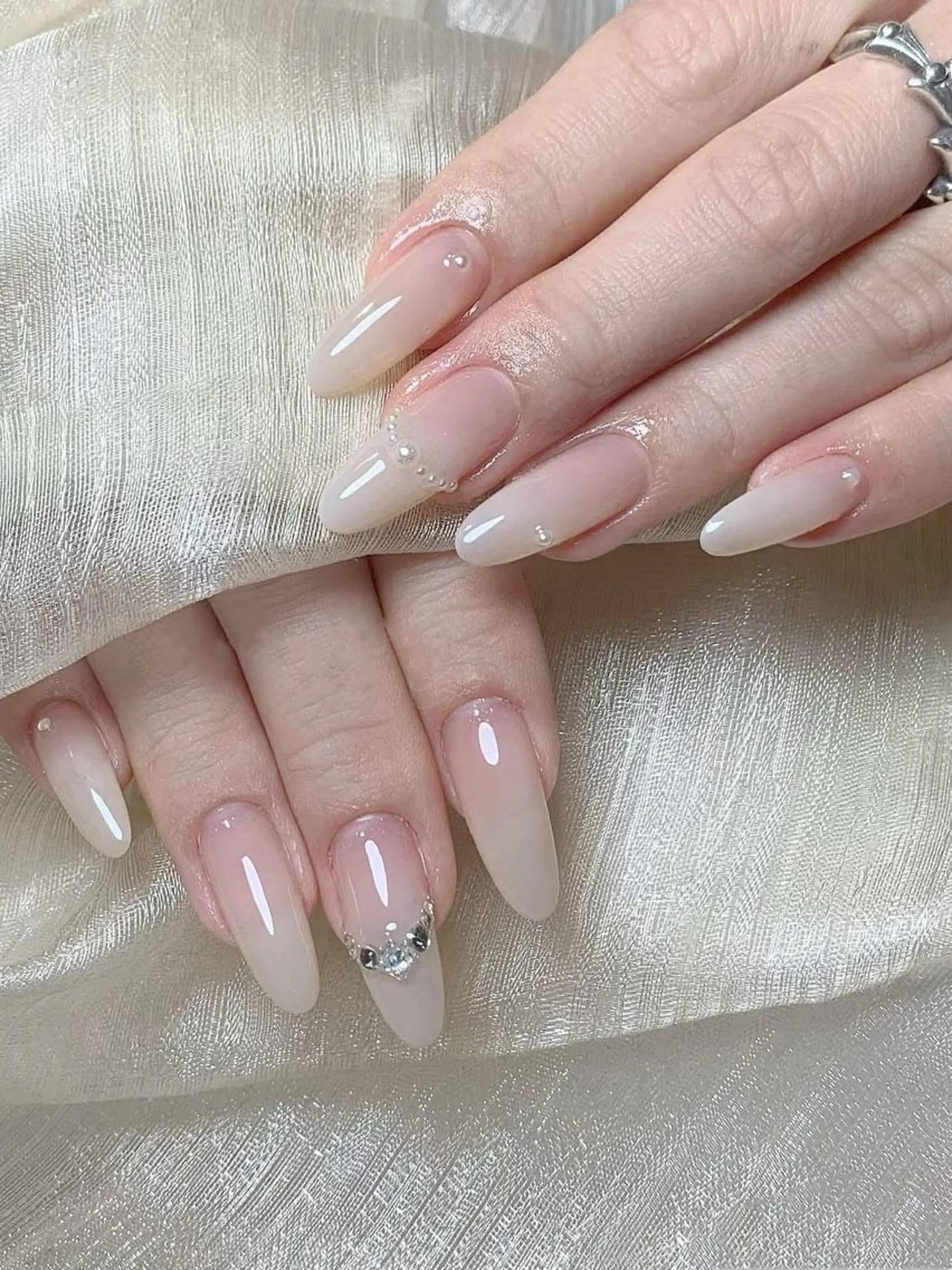 ハンドネイル💅チップ長さだし10本＋ワンカラー🥰の写真
