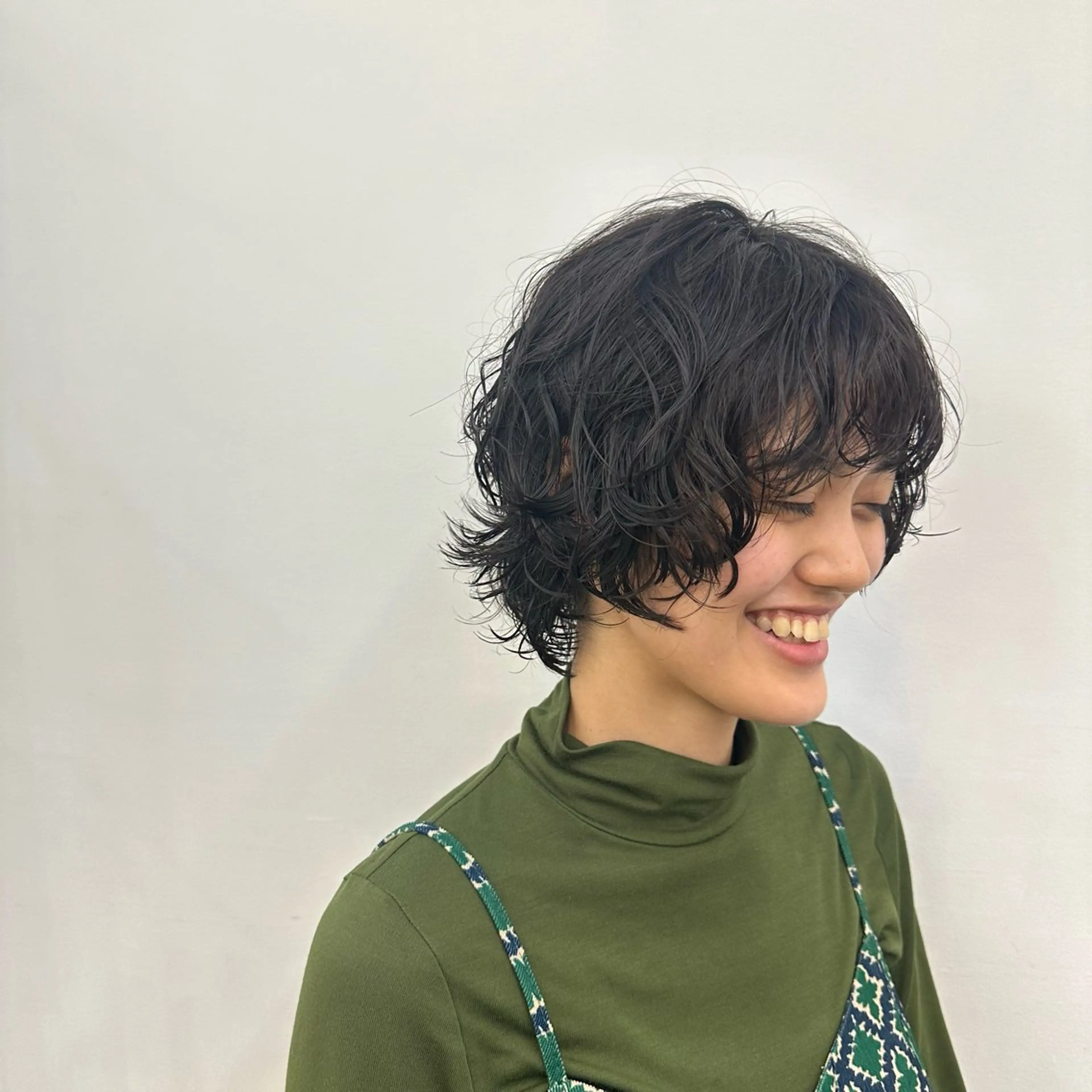 ショート パーマ くせ毛 外国人風カラー カット パーマ さとう あやかのヘアスタイル