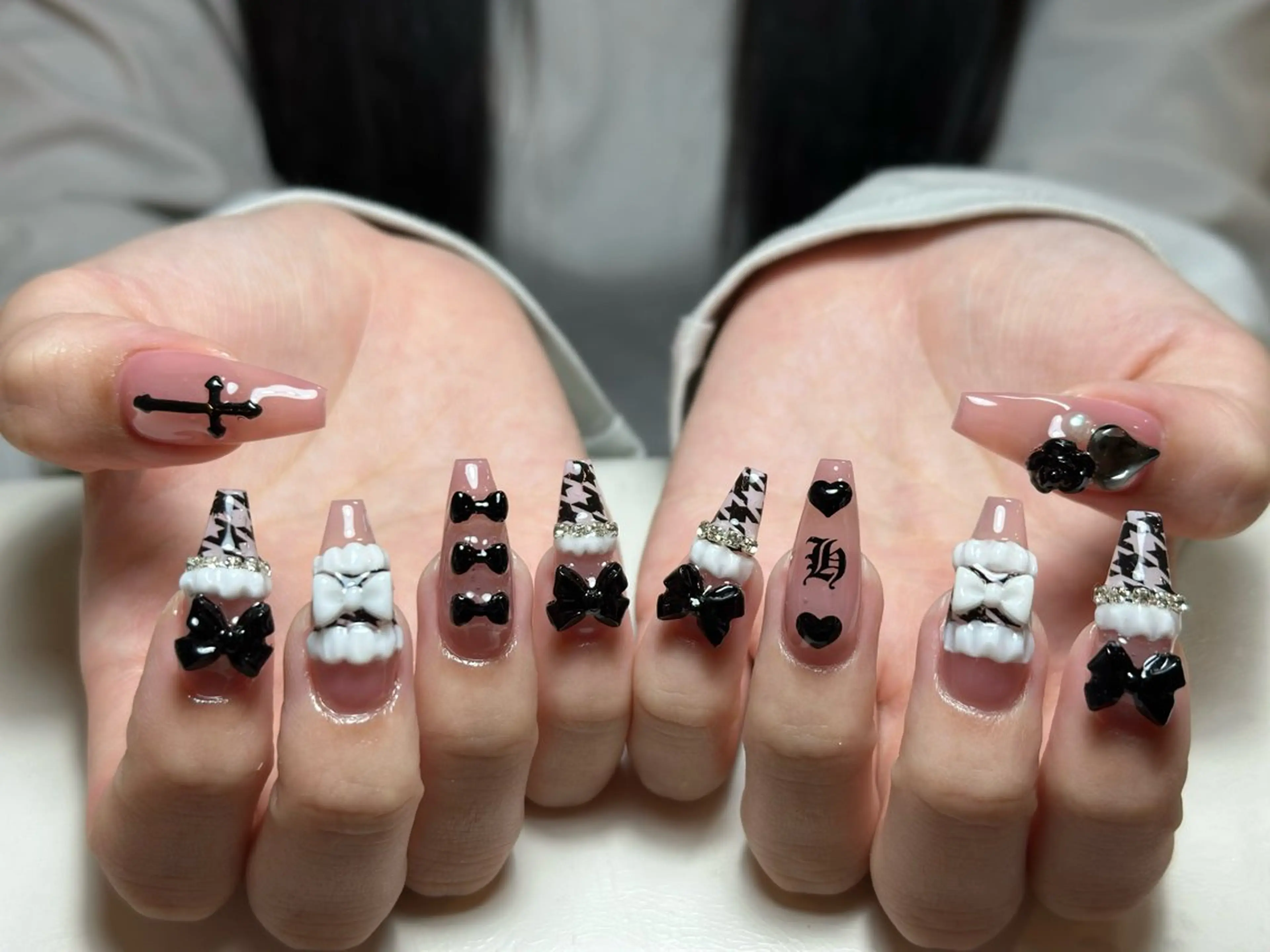 ネイル アートネイル 成人式 ジェルネイル ニュアンスネイル 夏ネイル ハンドネイル Nienail_ Luxeのネイルデザイン