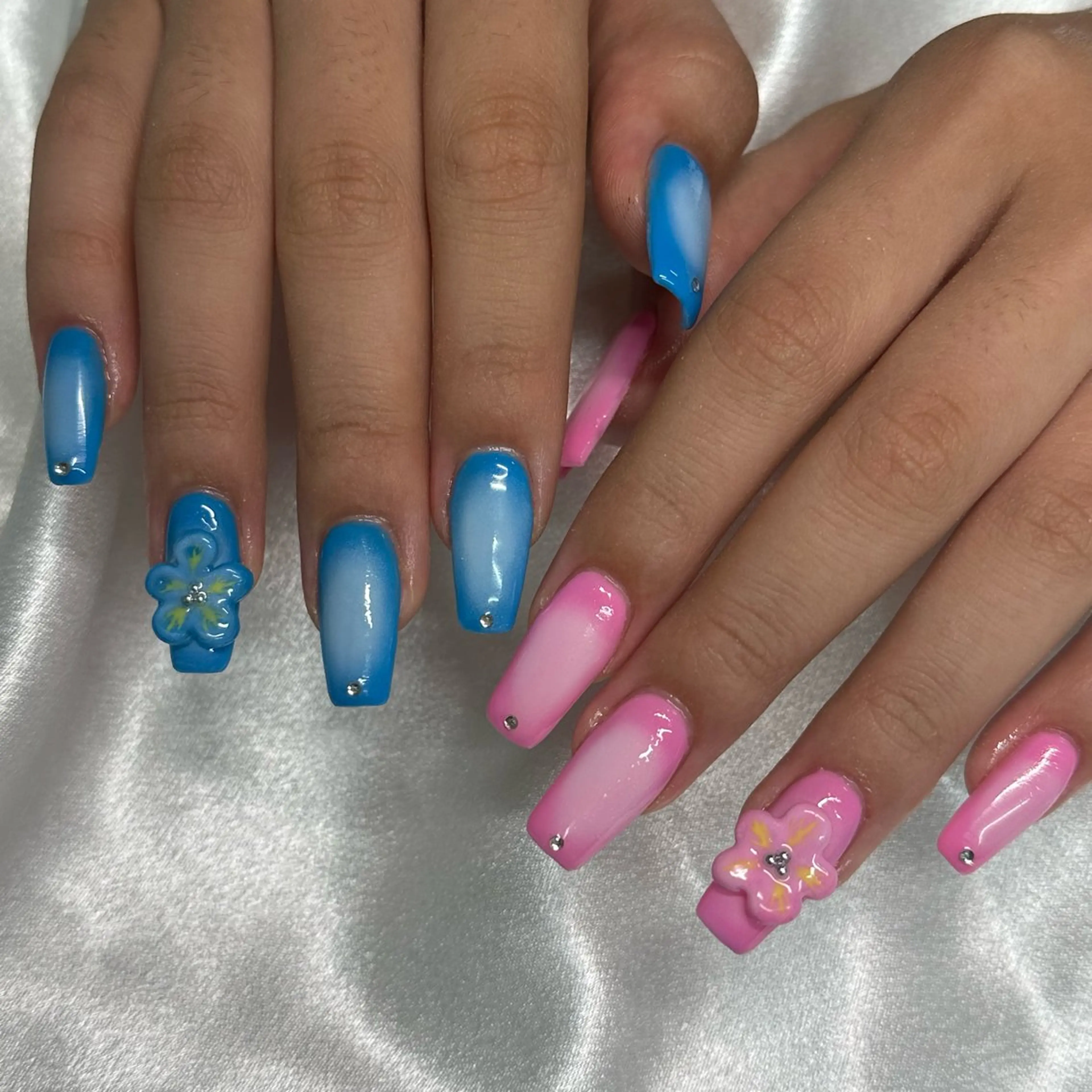 ネイル ブルー ピンク ハンドネイル mis uzuのネイルデザイン