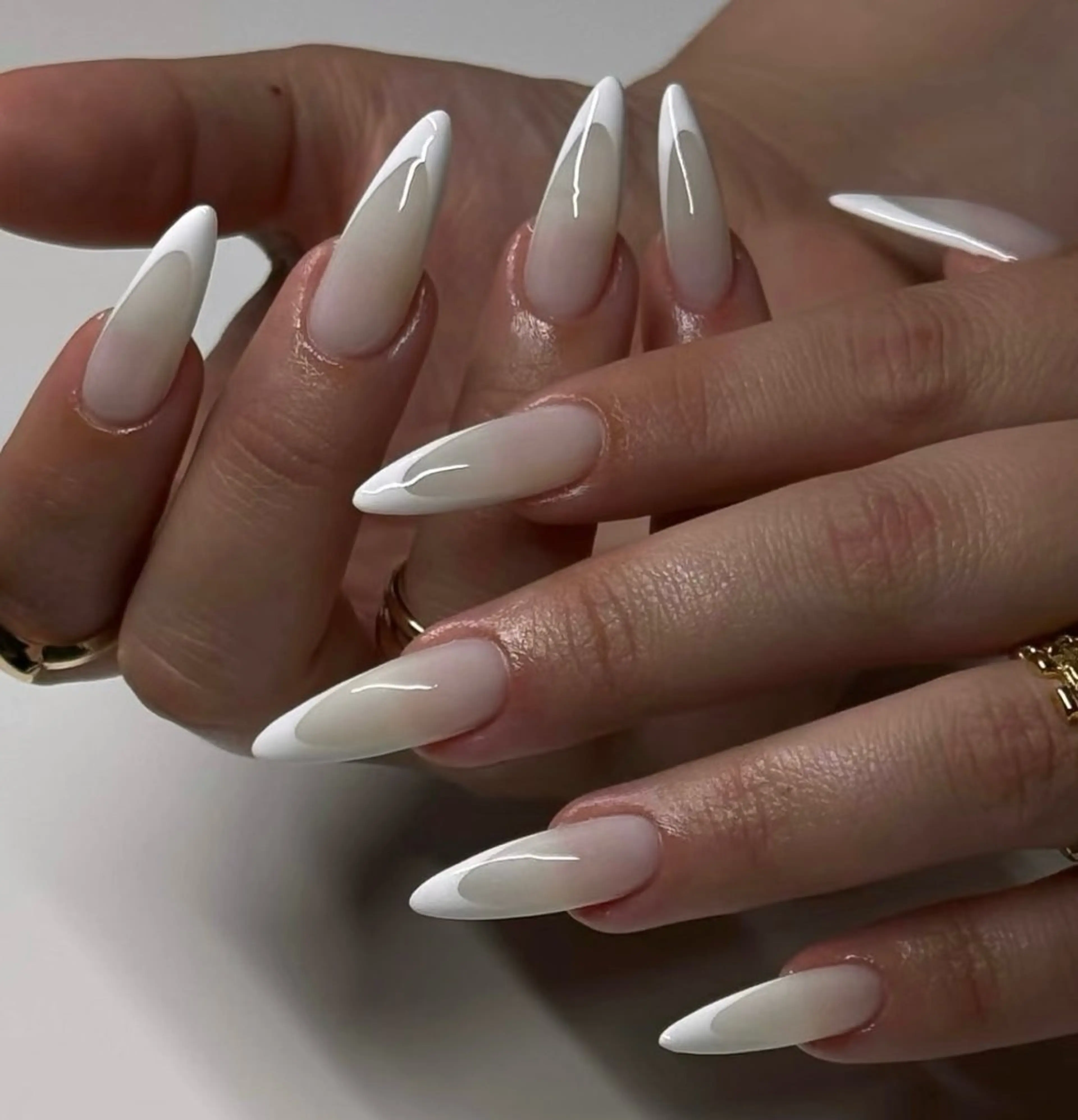 ネイル 高木 維麗絲のネイルデザイン