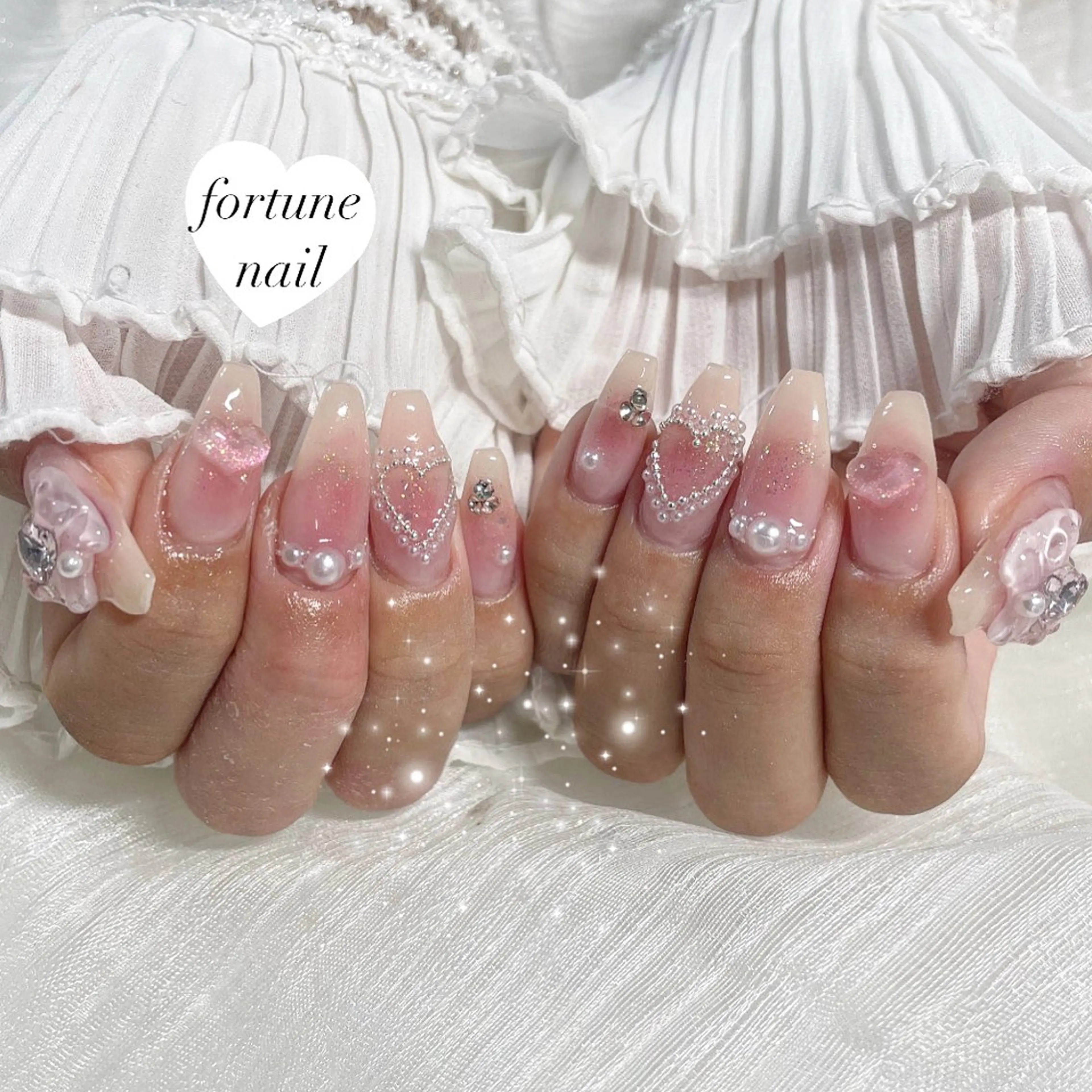 ネイル チークネイル ガーリー リボン ワンホンネイル 💎saori 💎のネイルデザイン