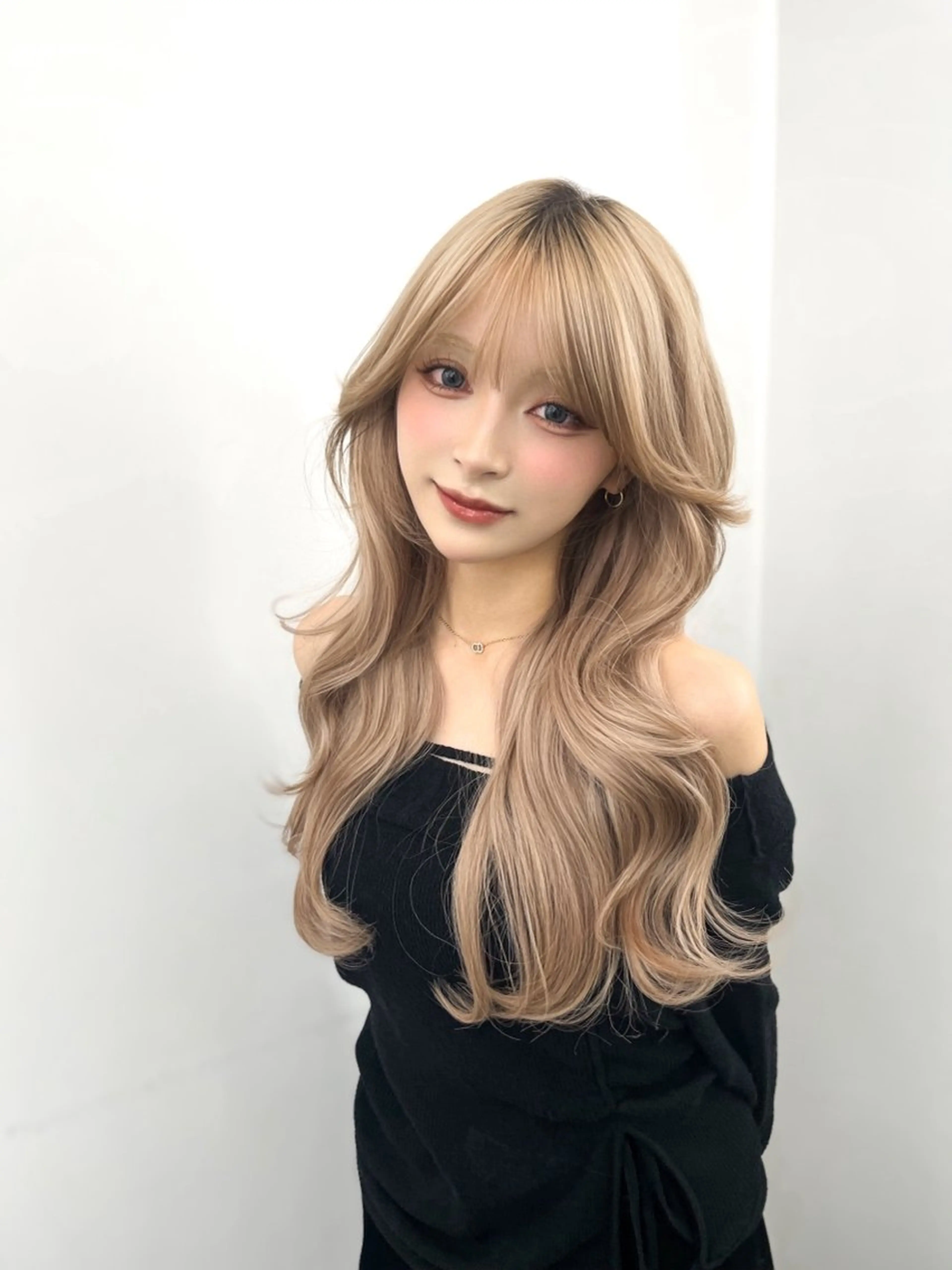 ロング カラー ベージュカラー ブリーチ 透明感カラー ダブルカラー ミルクティーベージュ カット ヘアカラー トリートメント ヘッドスパ ヘアセット 透明感カラー✨🩵 韓国ヘアkanatoのヘアスタイル