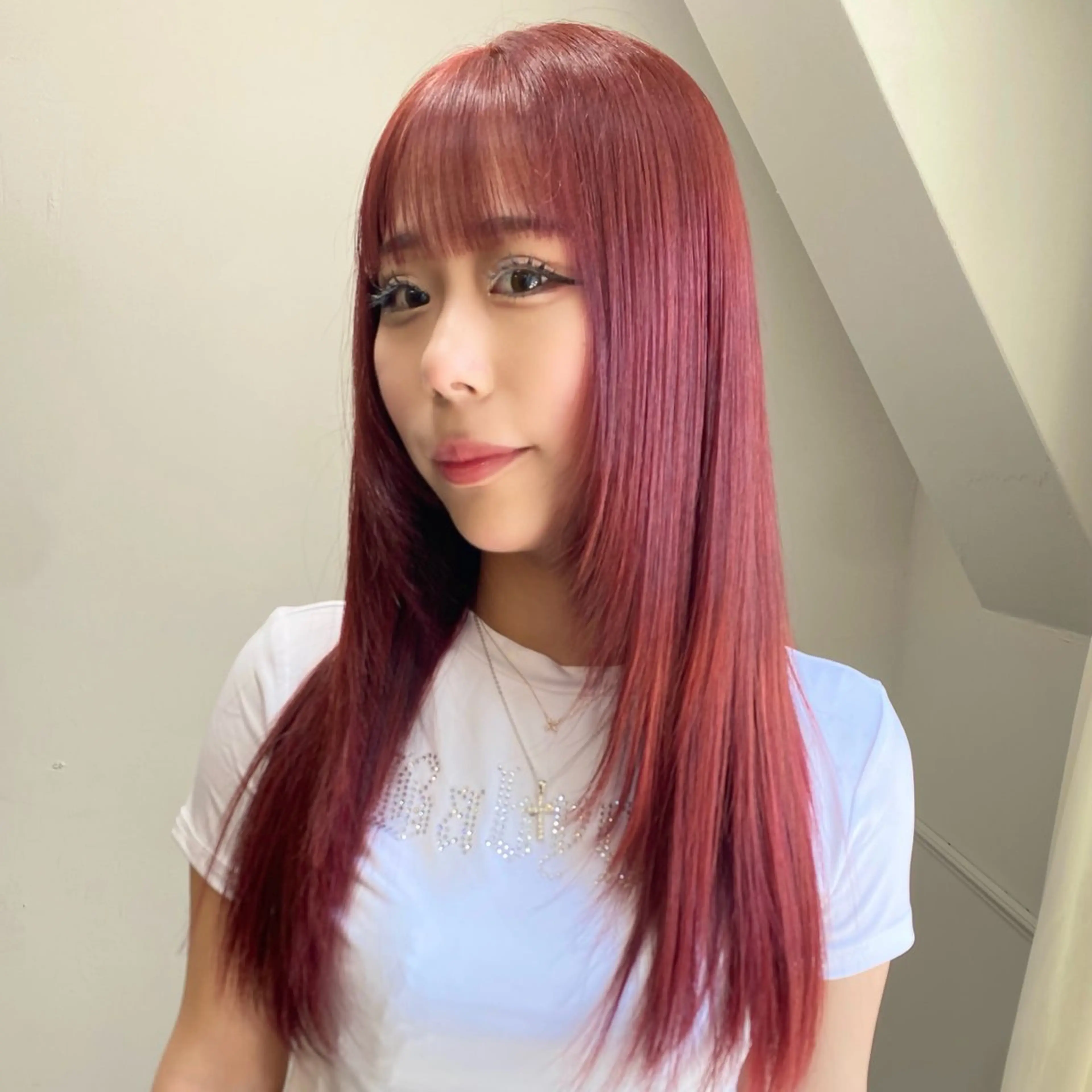 ロング カラー ヘアアレンジ ブリーチ ボルドーカラー ケアブリーチ カシス ピンクカラー カット ヘアカラー トリートメント 韓国ヘア×髪質 改善🇰🇷シオリのヘアスタイル
