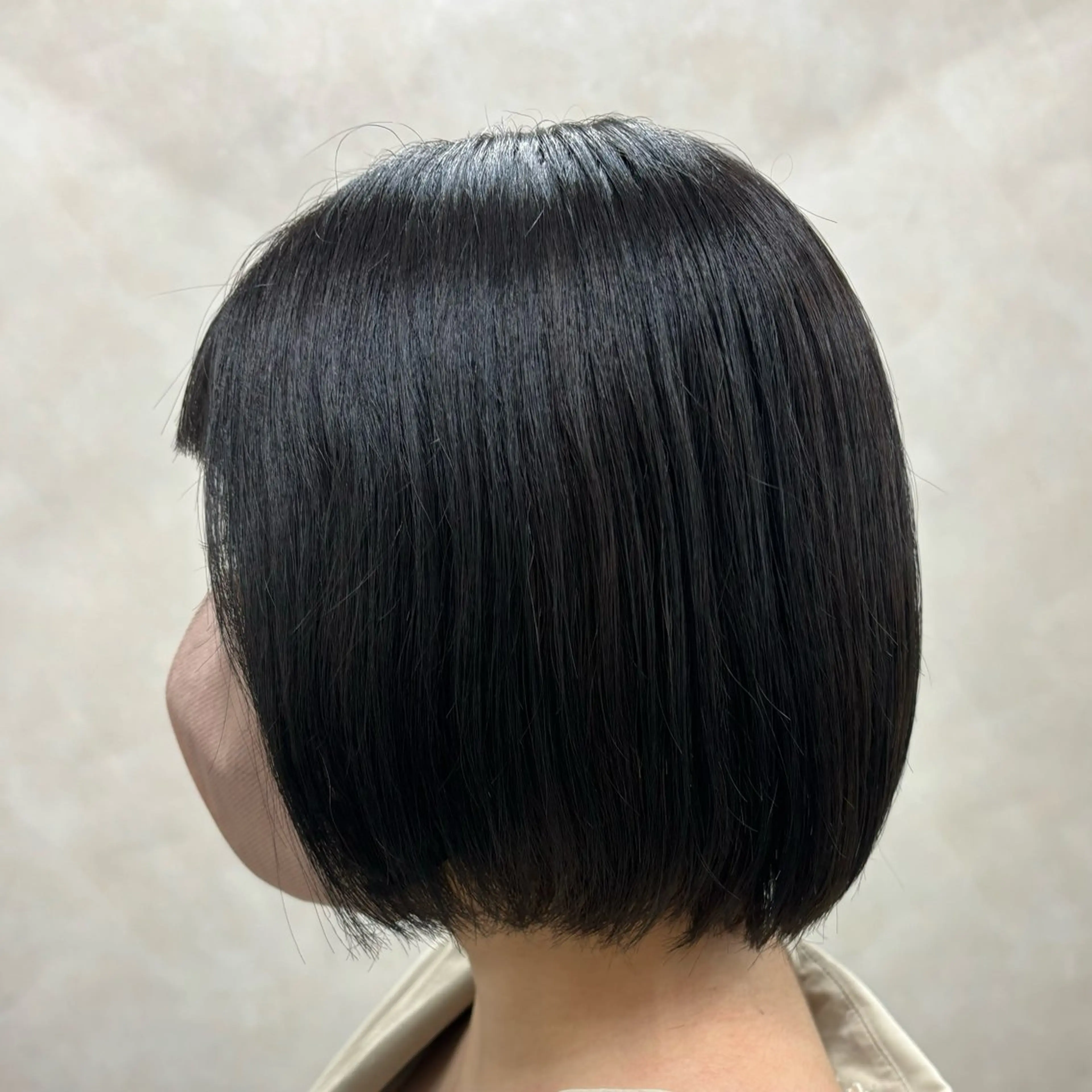 ショート カラー パーマ ショートボブ ブリーチ オリーブカラー ボブ ショートヘア カット ヘアカラー 縮毛矯正 トリートメント 竹内 滉太のヘアスタイル