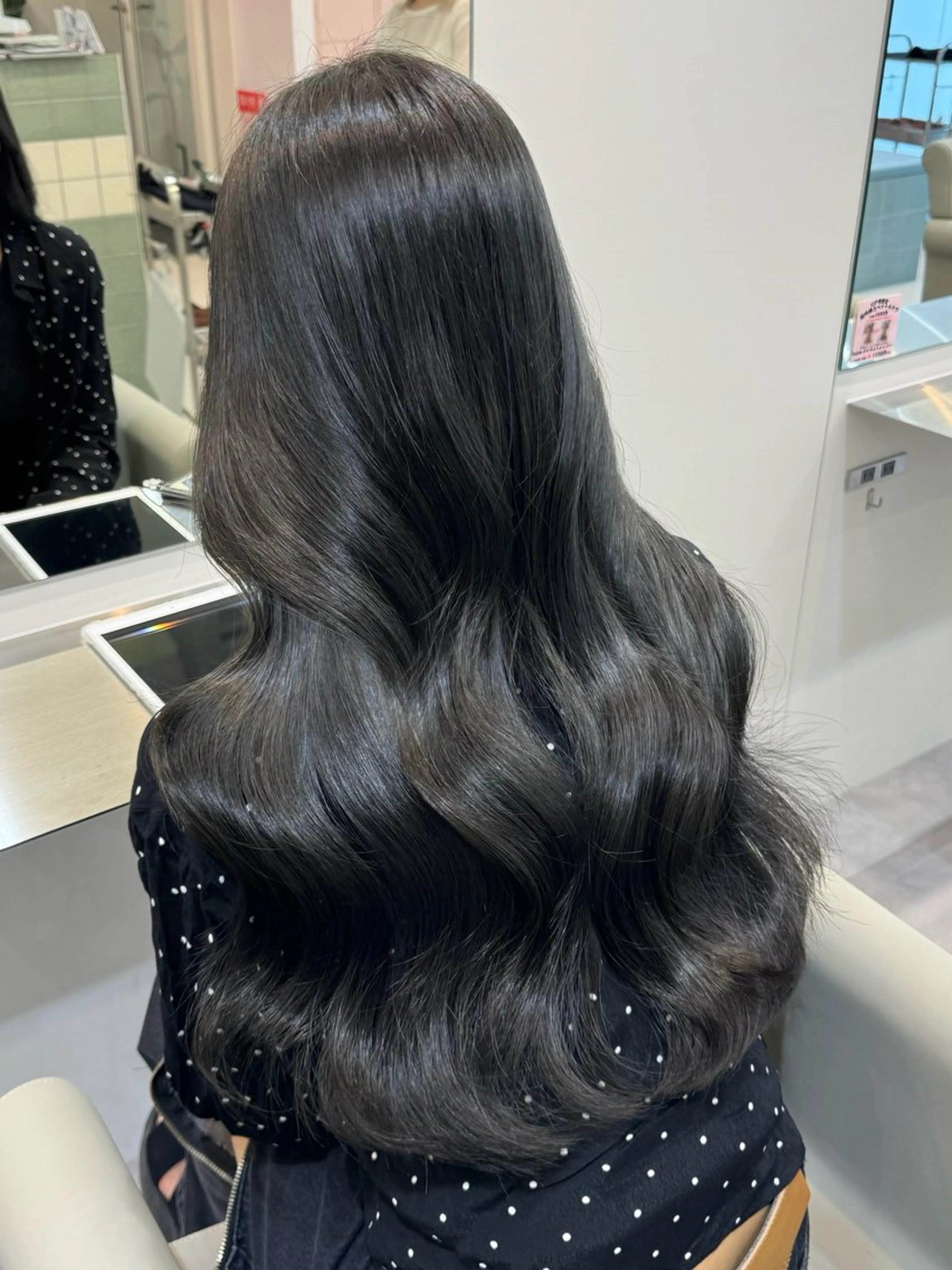 ロング カラー ヘアカラー トリートメント ヘッドスパ YUZUKI艶カラー /似合わせ小顔カットのヘアスタイル