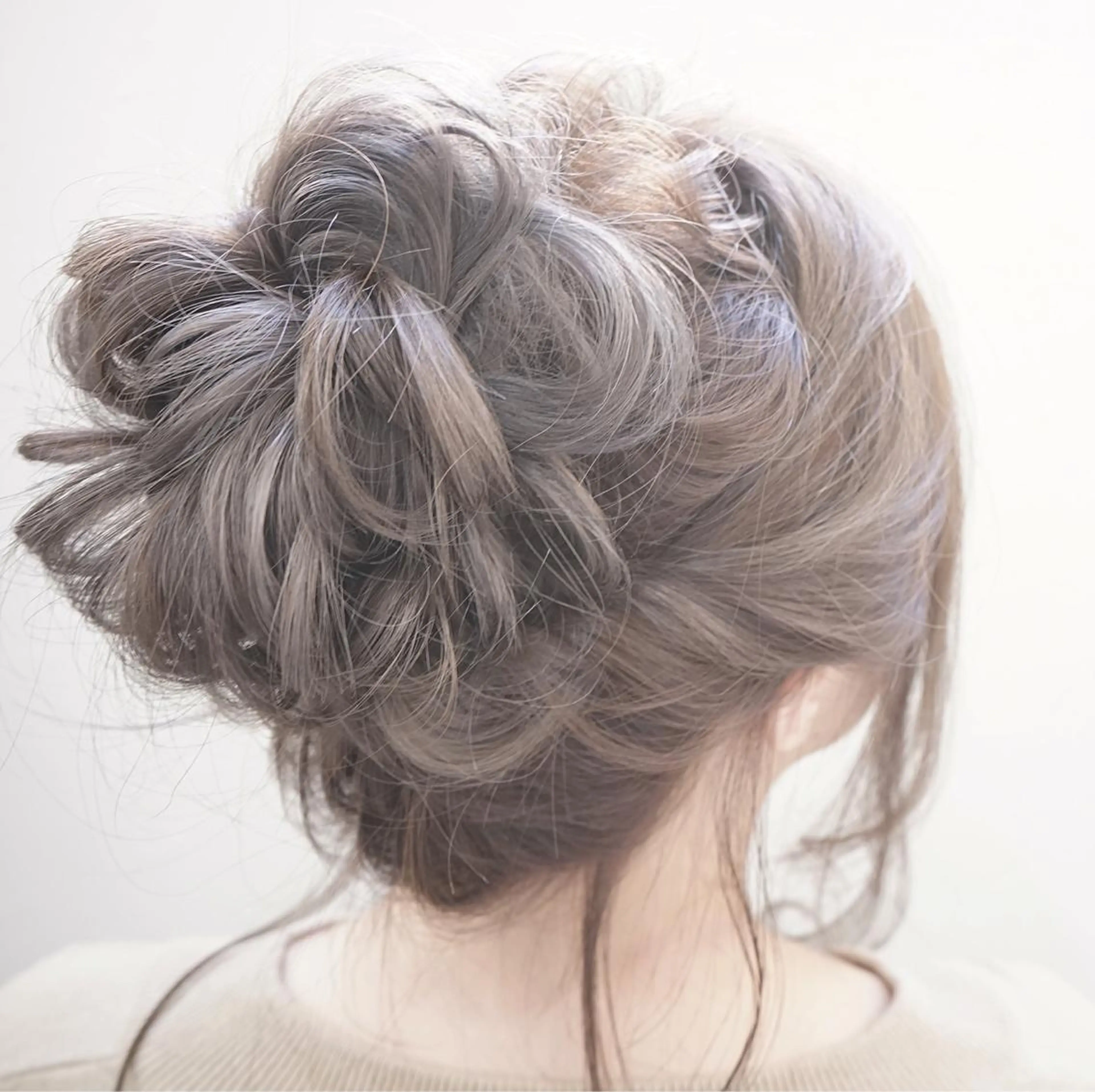 カラー ヘアアレンジ お団子ヘア WHOLE所属・花井 啓好のヘアスタイル