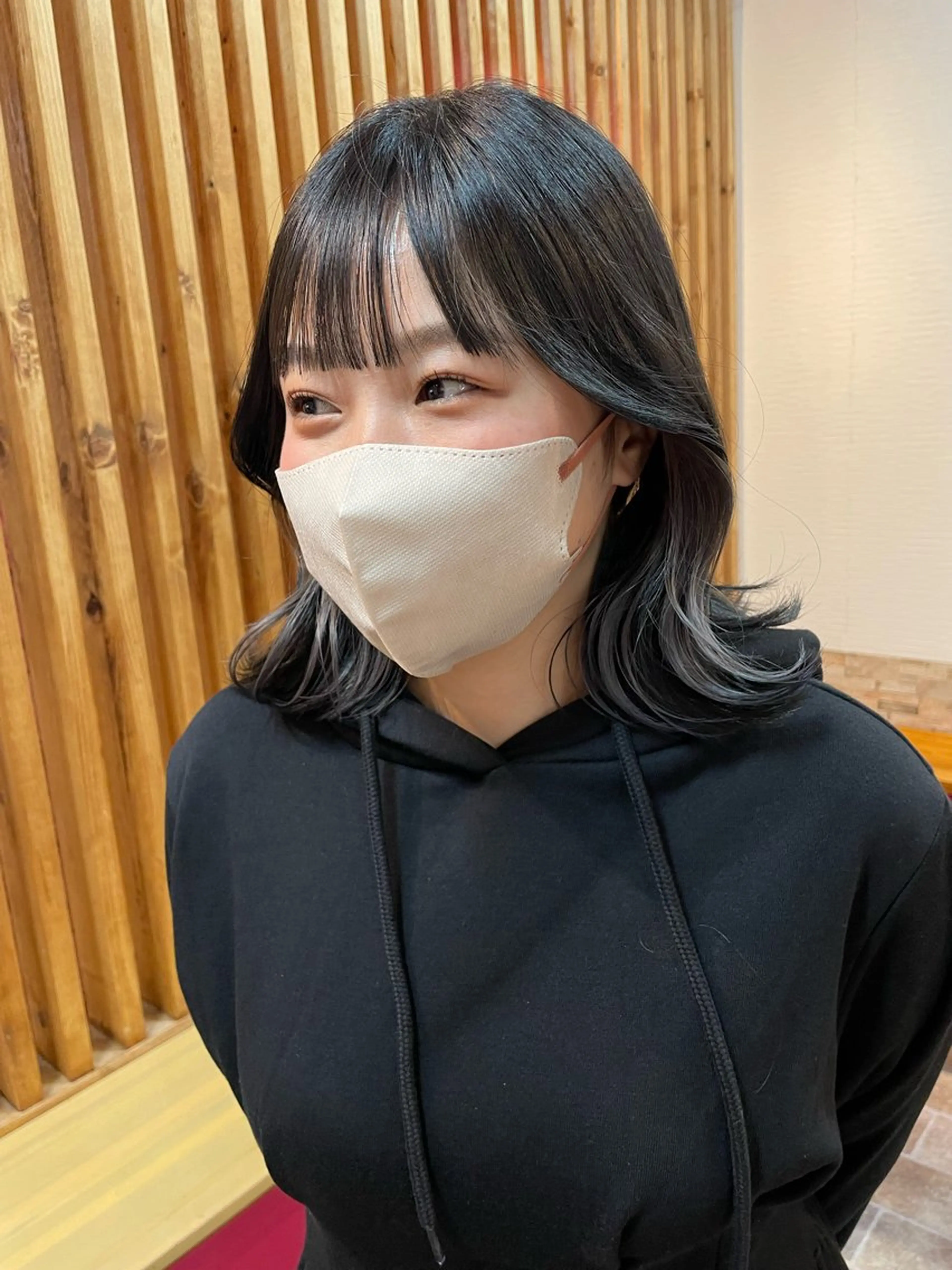 ミディアム カラー アッシュ ダークアッシュ シルバー ヘアカラー STAR RIVER所属・YUI/ ブリーチカラー🌷のヘアスタイル