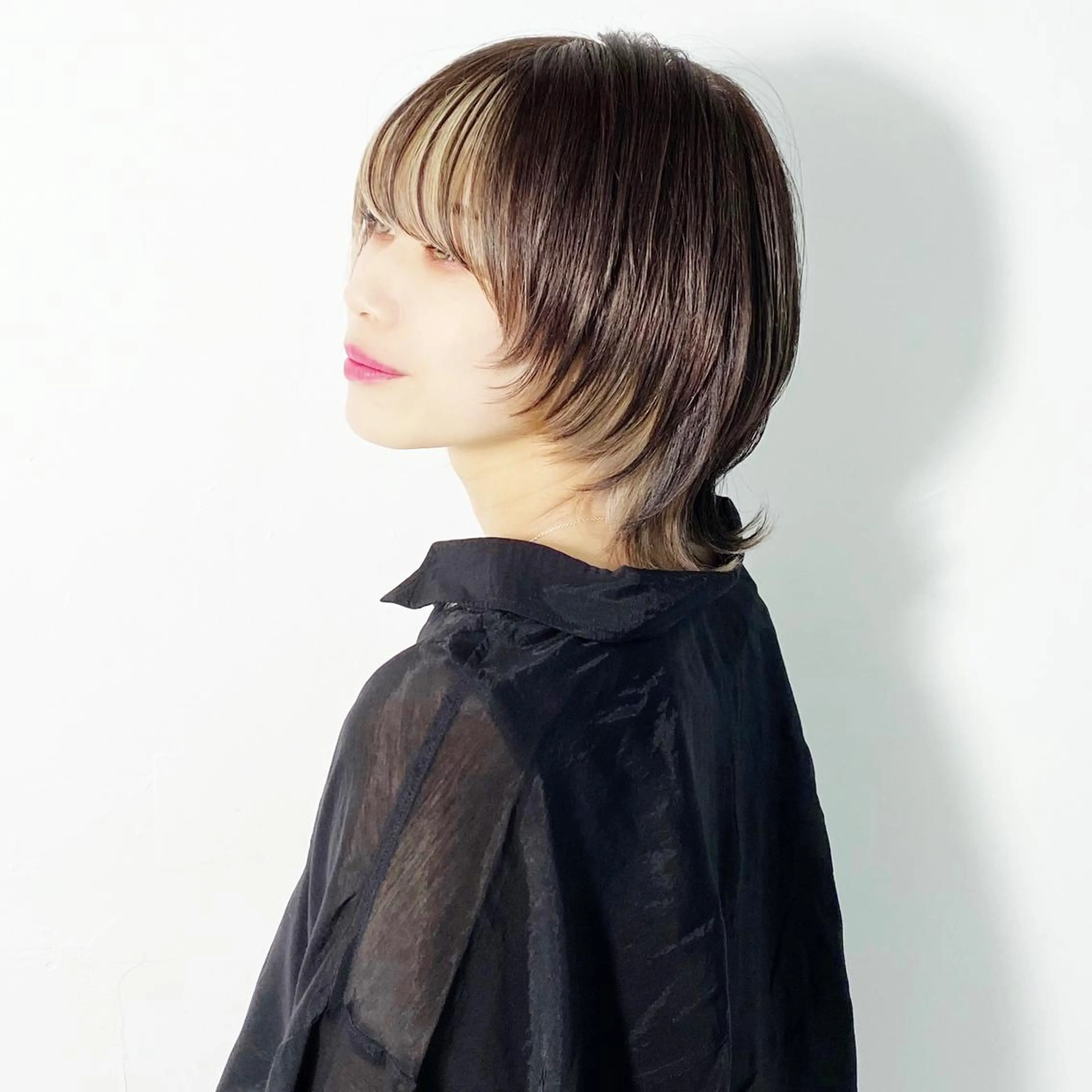 ショート カラー ヘアアレンジ ミストバング ベージュカラー ブロンド ブロンドベージュ イヤリングカラー カット ヘアカラー トリートメント 大橋 拓巳のヘアスタイル