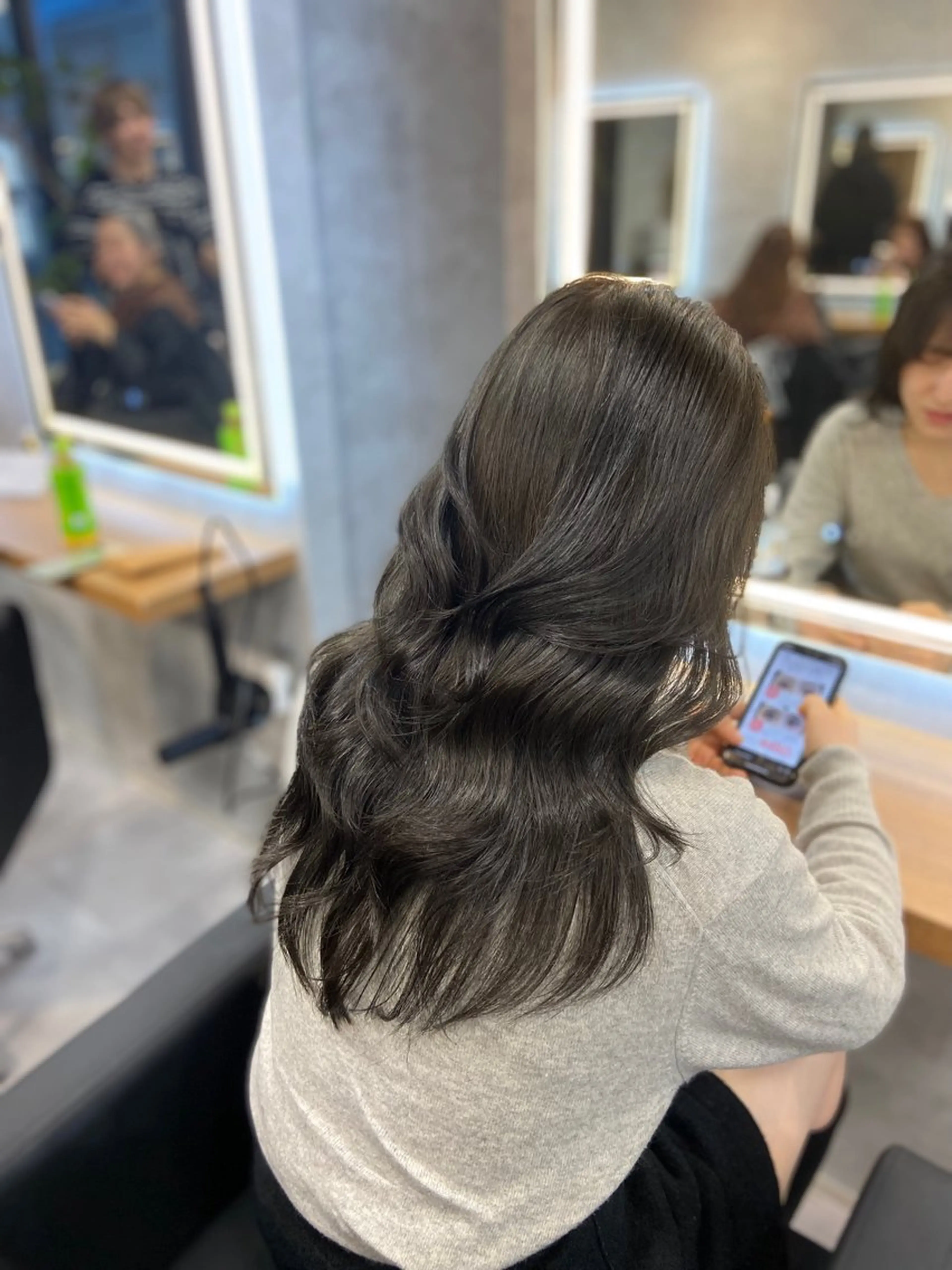 ロング カラー ヘアアレンジ カット ヘアカラー トリートメント ヘアセット レイヤー×透明感カラ ーHAYATOのヘアスタイル