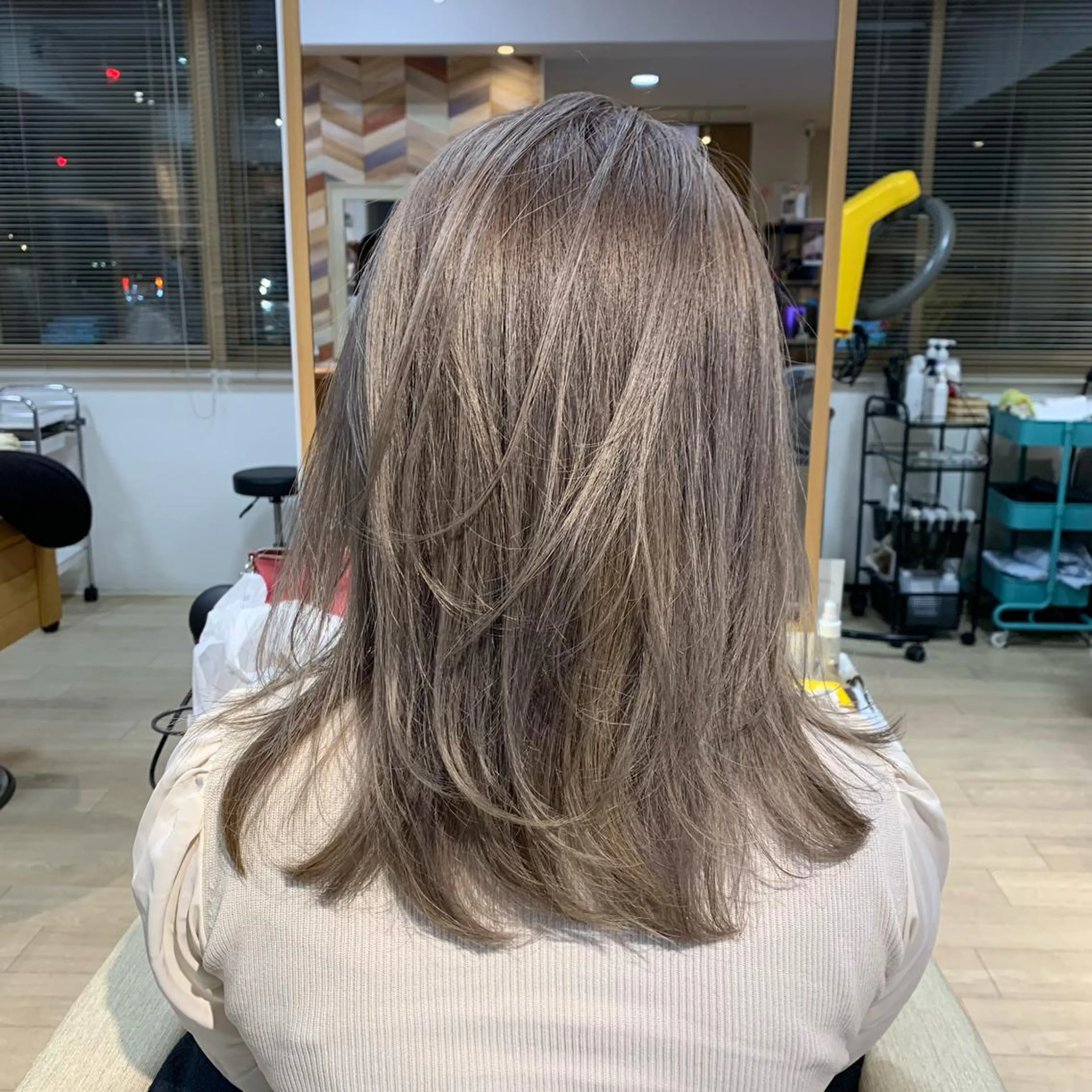 セミロング カット ヘアカラー トリートメント レイヤー・ウルフ🐺 小顔レイヤー松山直史のヘアスタイル