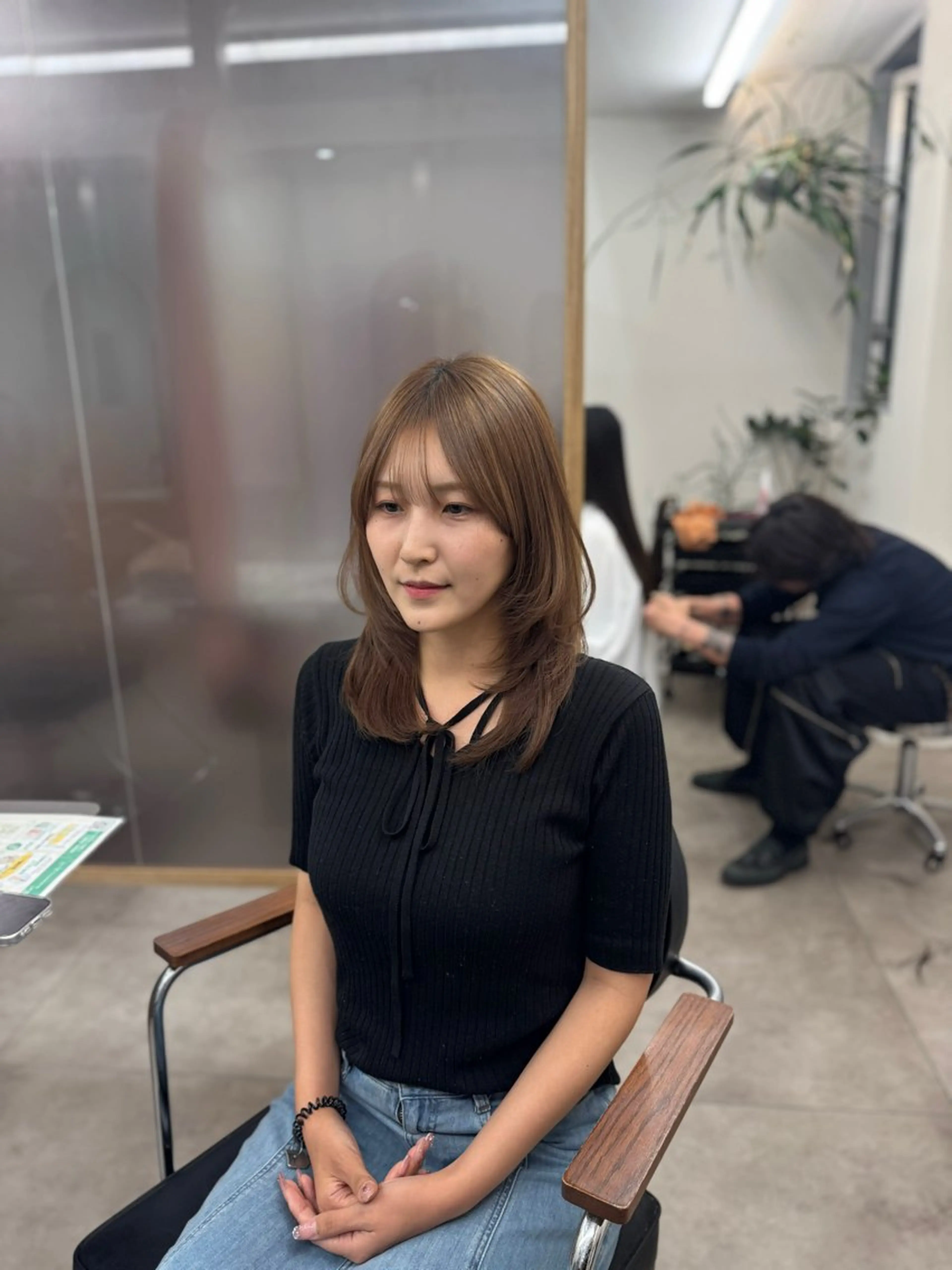 ミディアム レイヤーカット カット SOL by shes 梅田茶屋町所属・NAO/暖色カラー /ベージュカラーのヘアスタイル