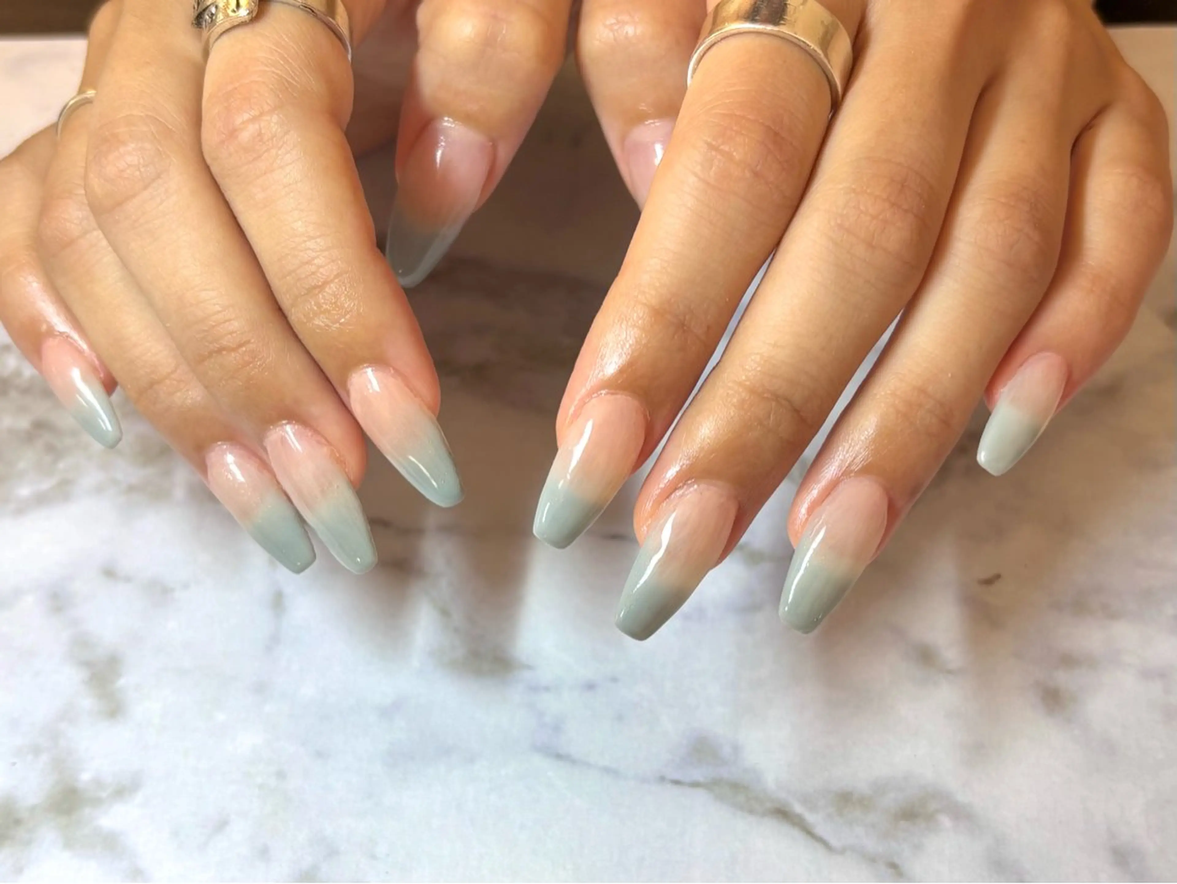 ネイル ブルー グラデーション ShuShu Nail所属・ShuShu Nailのネイルデザイン