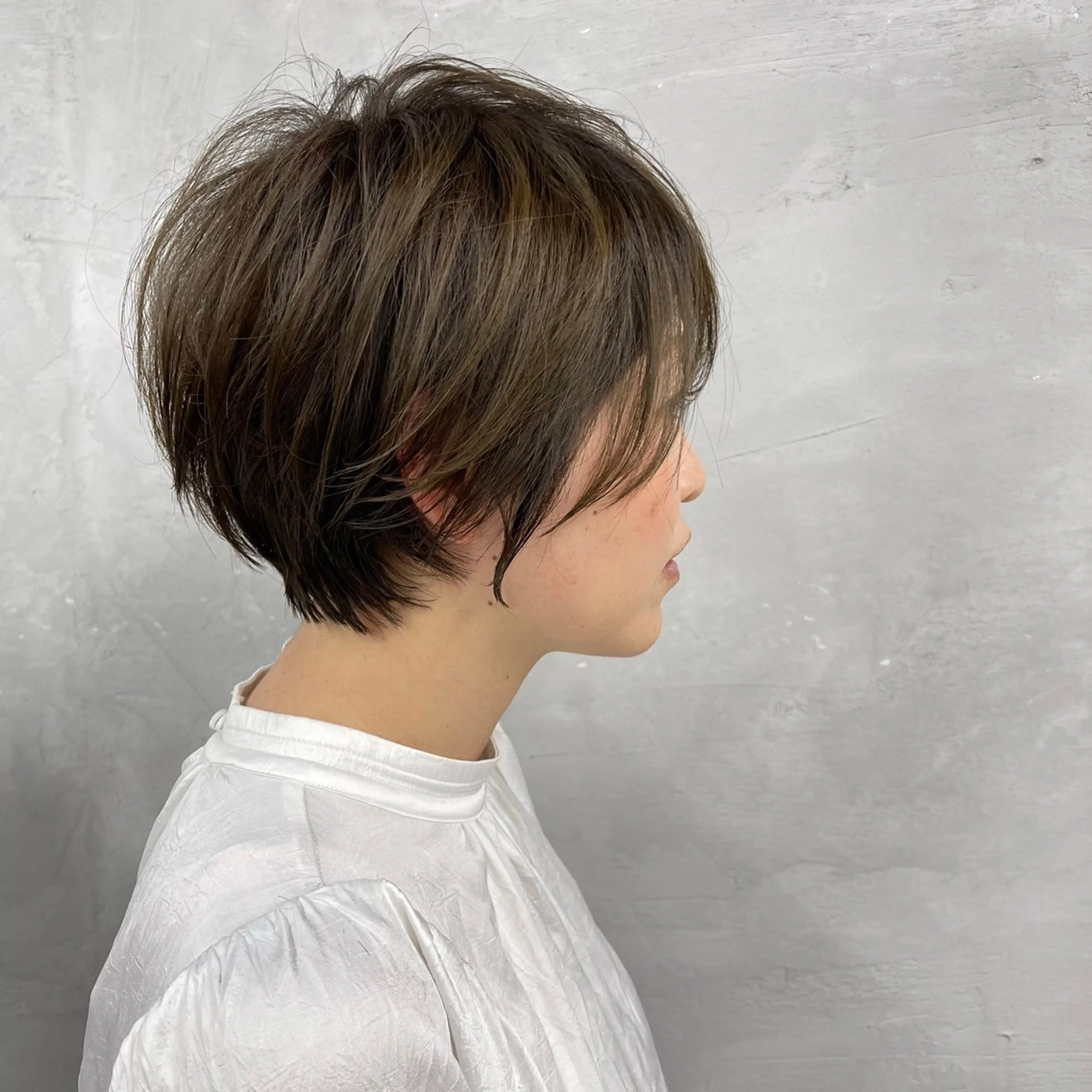ショート カラー ショートボブ ベージュカラー オリーブベージュ ボブ ショートヘア カット ヘアカラー トリートメント 田畑 智規のヘアスタイル