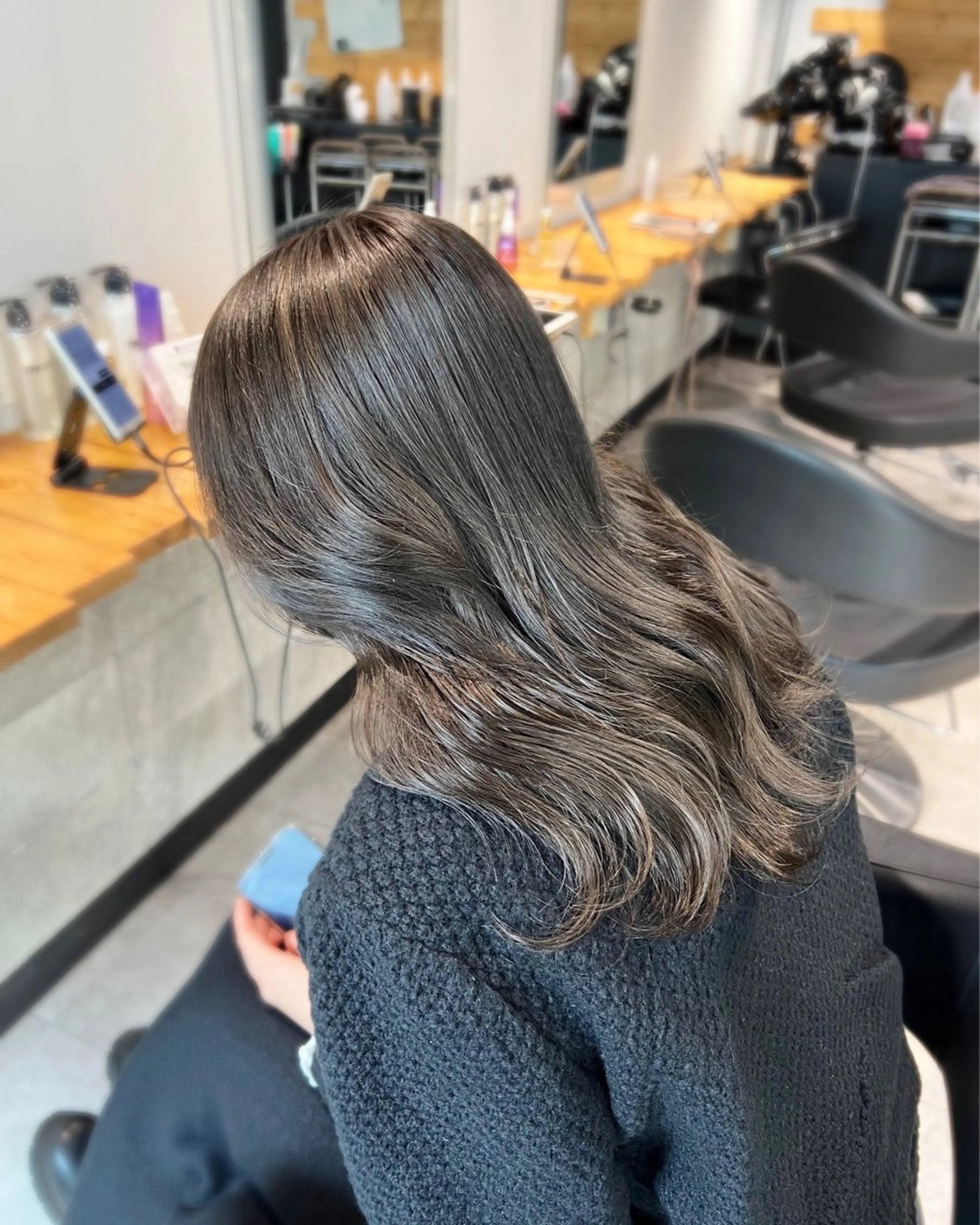 ロング カラー ブリーチ グレージュ ヘアカラー トリートメント NANAMI🩵 大人可愛い韓国ヘアのヘアスタイル