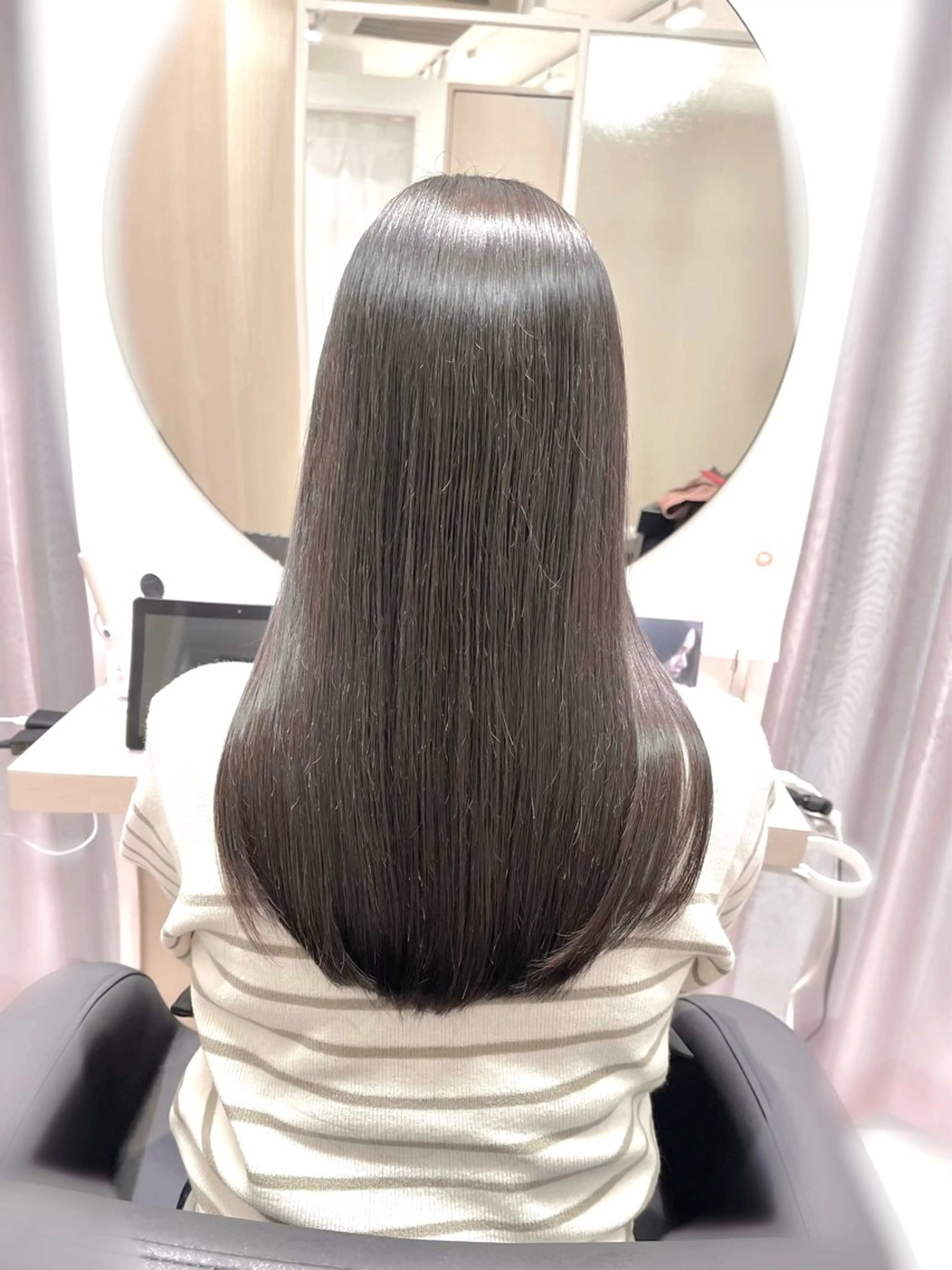 カット✃+髪質改善ストレート🎀+🎀oggiトリートメント🫧 ͛.°の写真