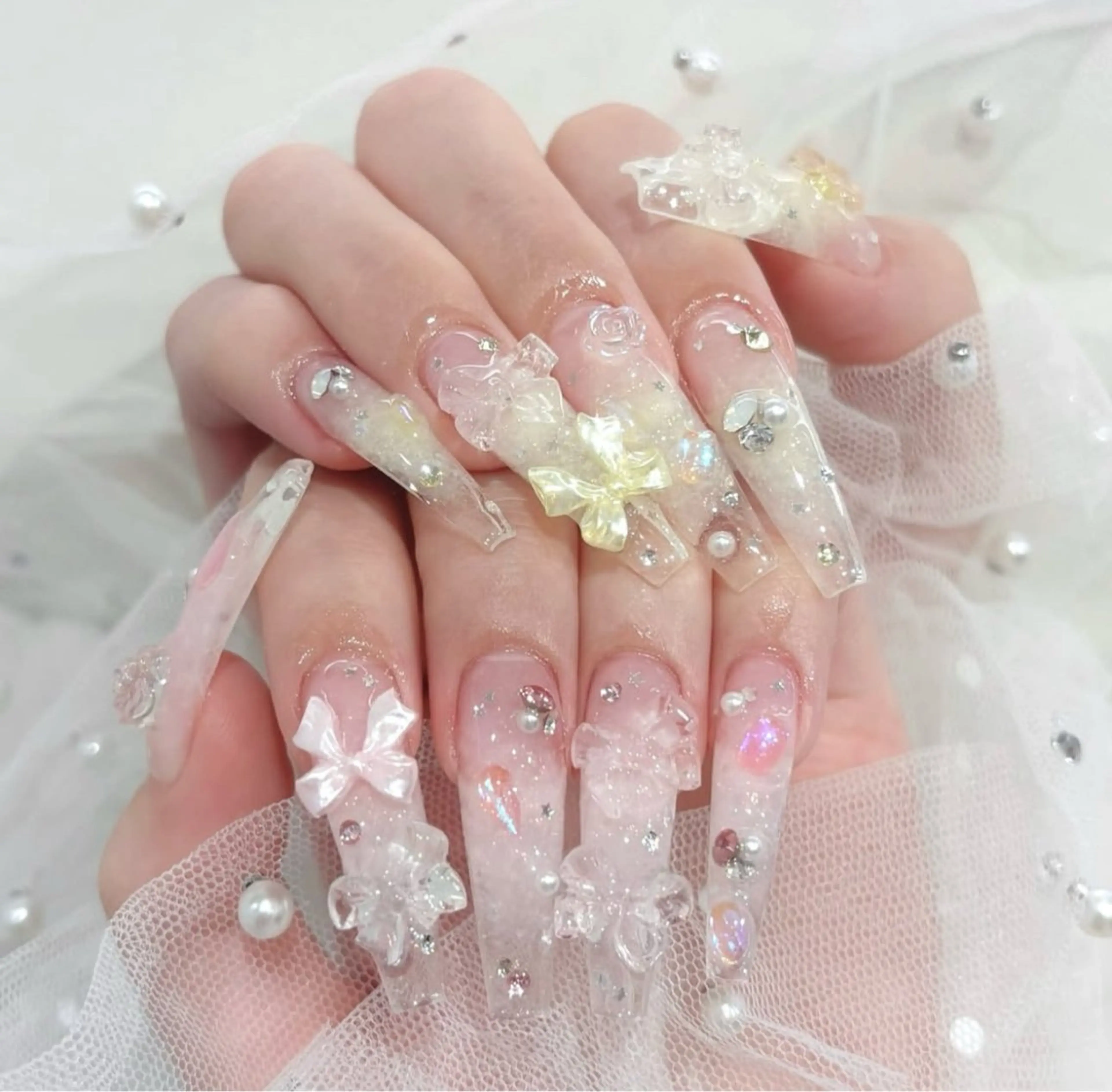 ネイル アートネイル フラワーネイル フレンチネイル ジェルネイル グラデーション ハンドネイル Ryunail所属・ryunail shinokuboのネイルデザイン