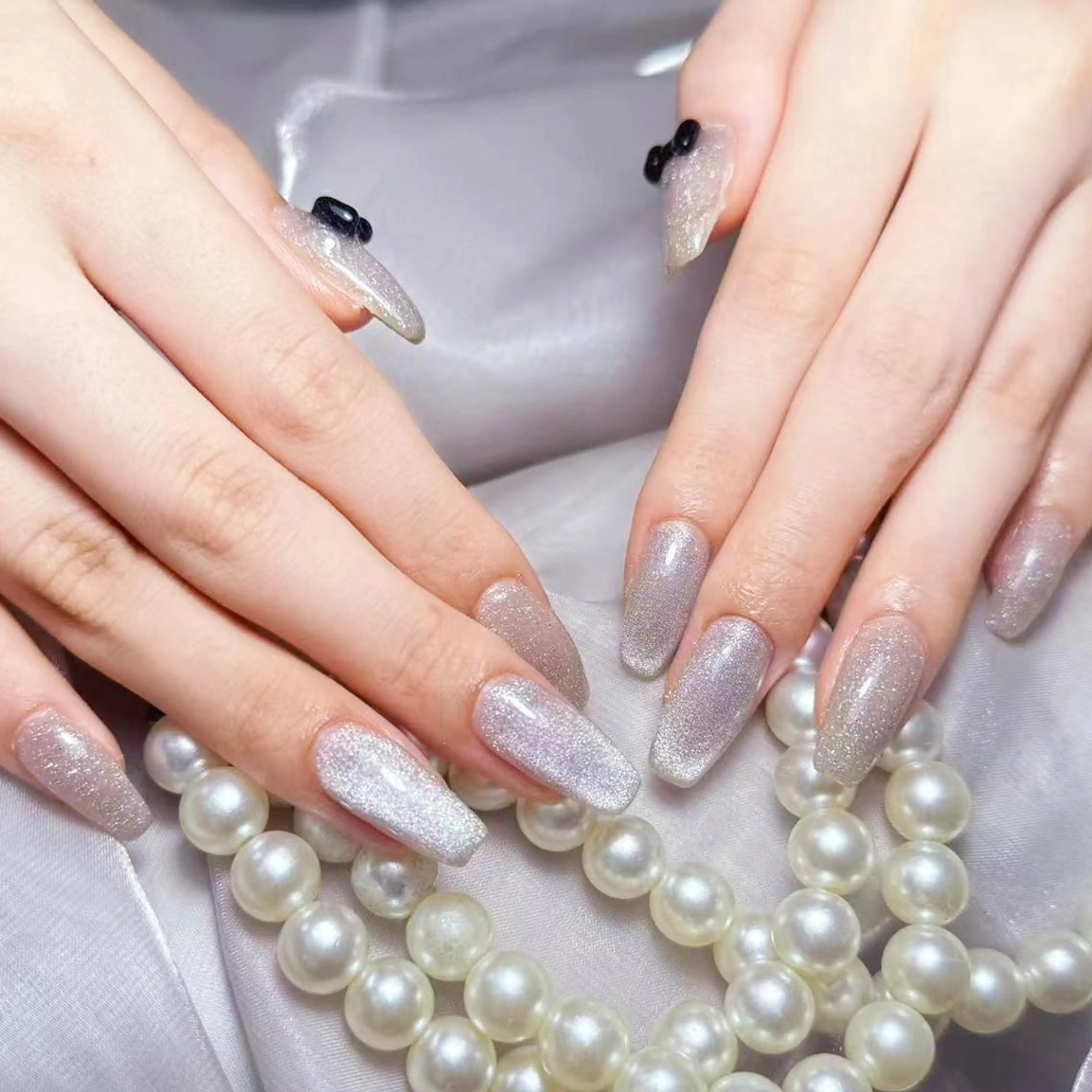 ネイル アートネイル オーロラネイル ガーリー キラキラネイル 韓国ネイル ハンドネイル YOYO 💅のネイルデザイン