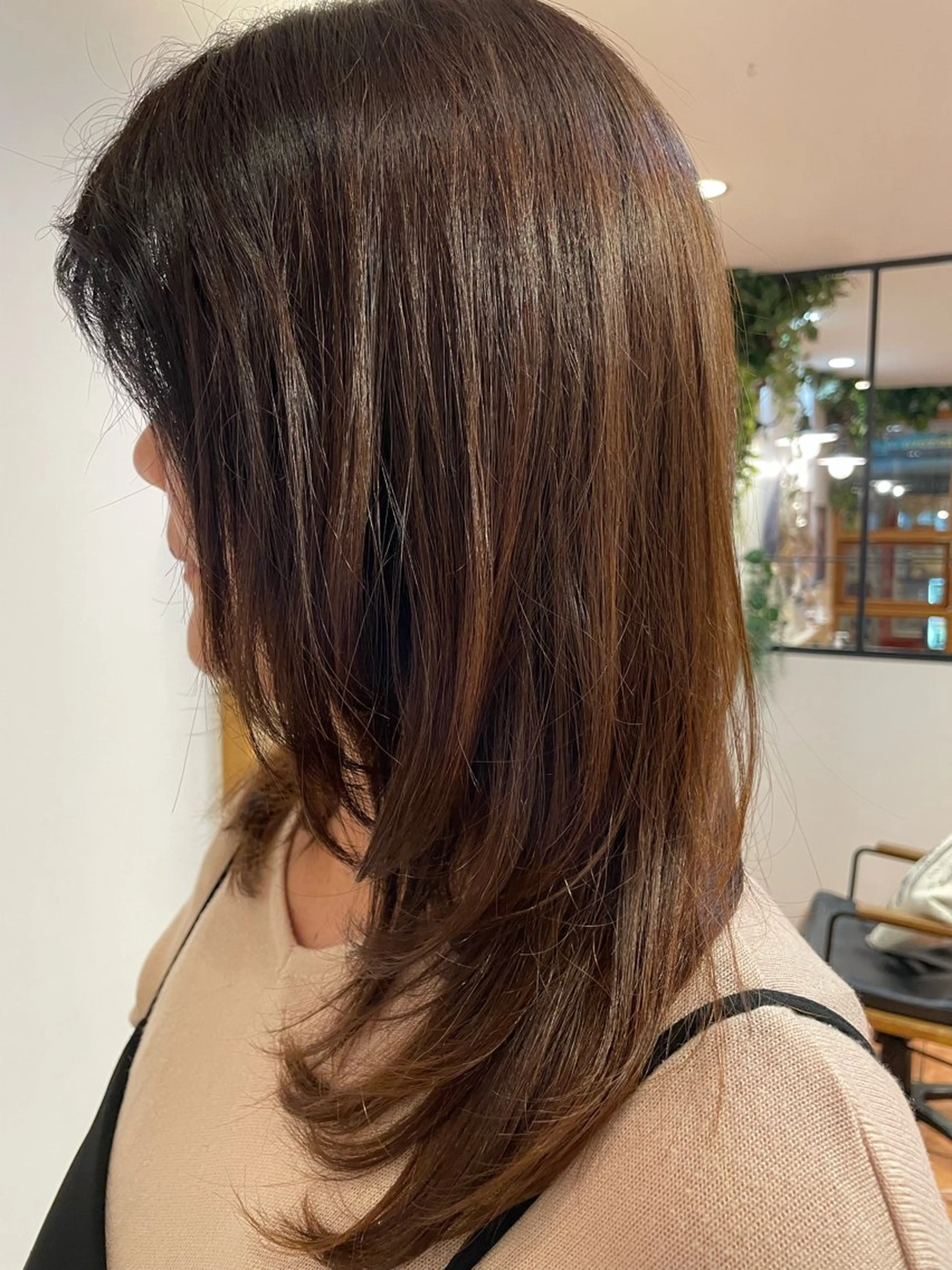 セミロング レイヤーカット 坂元 心愛のヘアスタイル