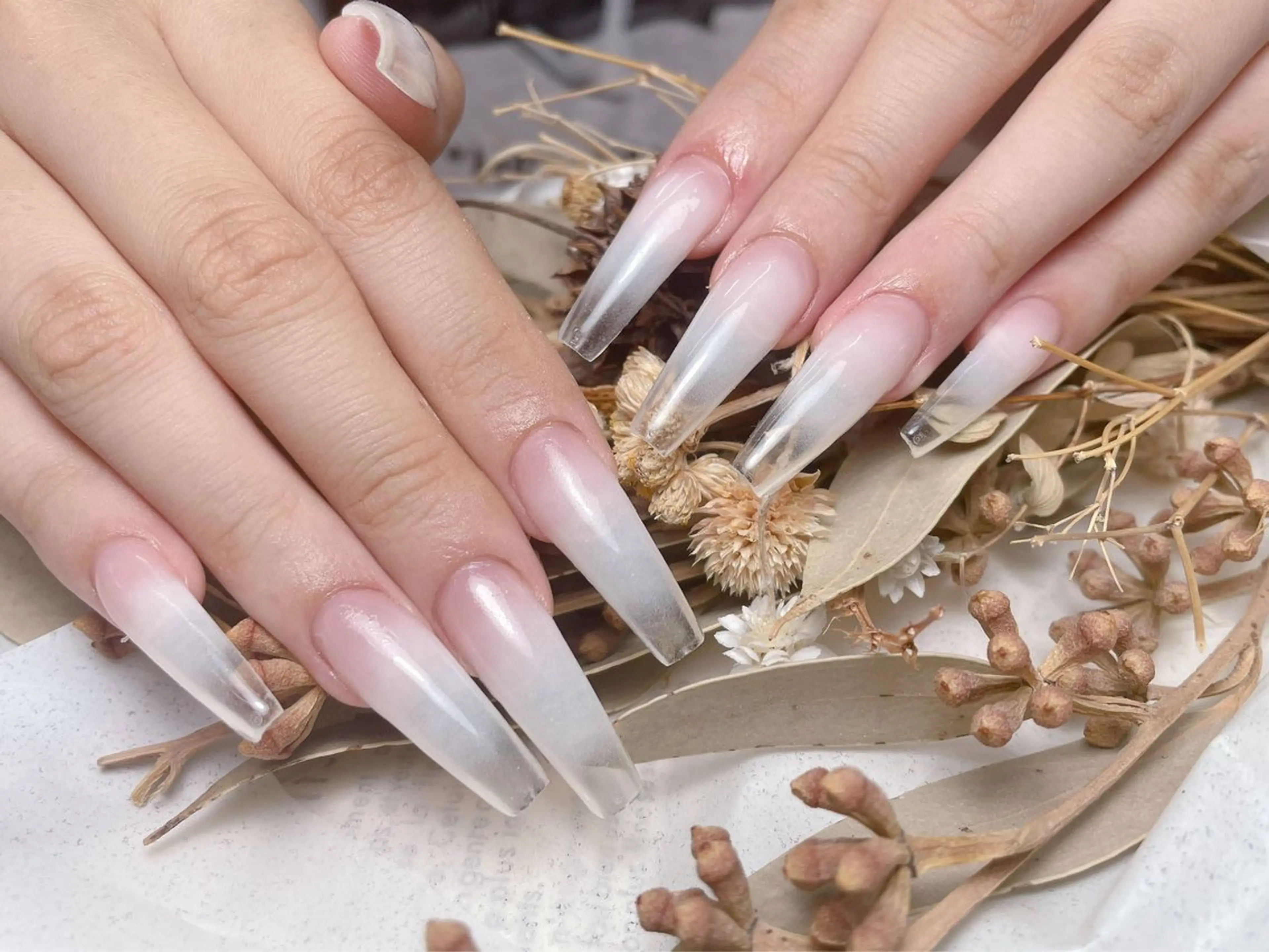 ネイル メンズ メンズ韓国風 長さ出し フレンチネイル ジェルネイル ガラスフレンチ ハンドネイル ハンドケア For U nail スカルプ専門店のネイルデザイン