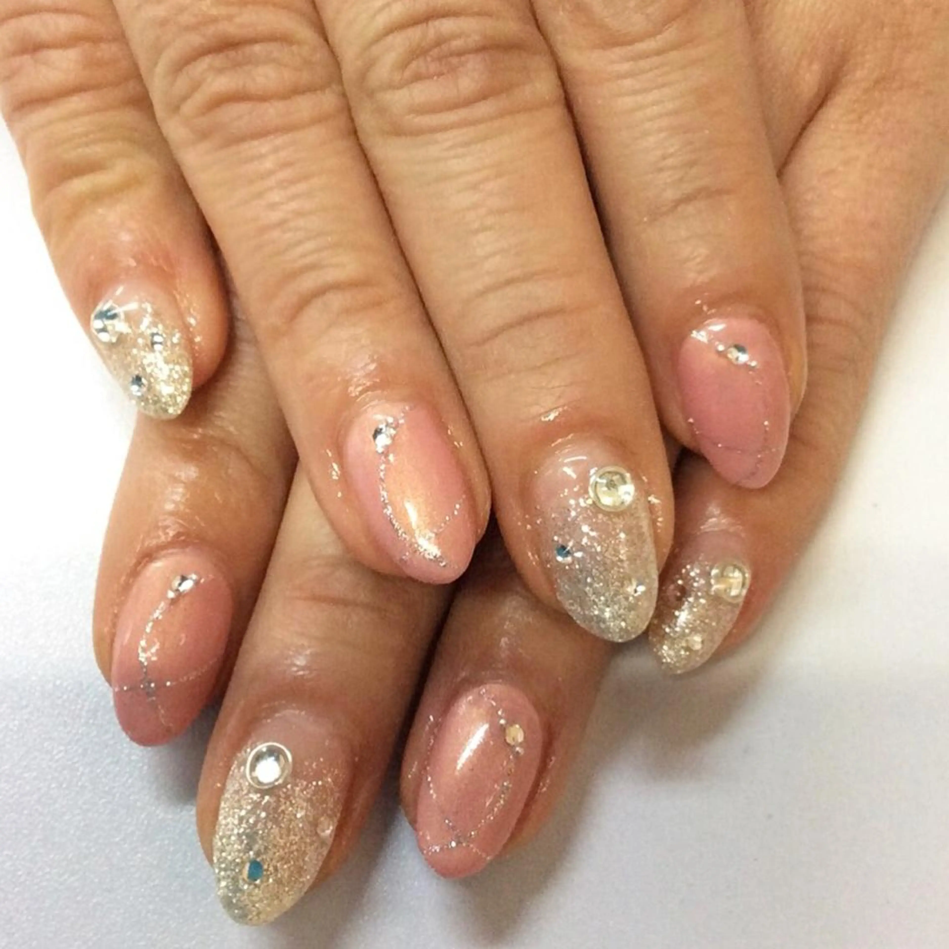 ネイル マツエク・マツパ カラーマツエク ピンク esNail&eye イーズネイル＆アイのネイルデザイン