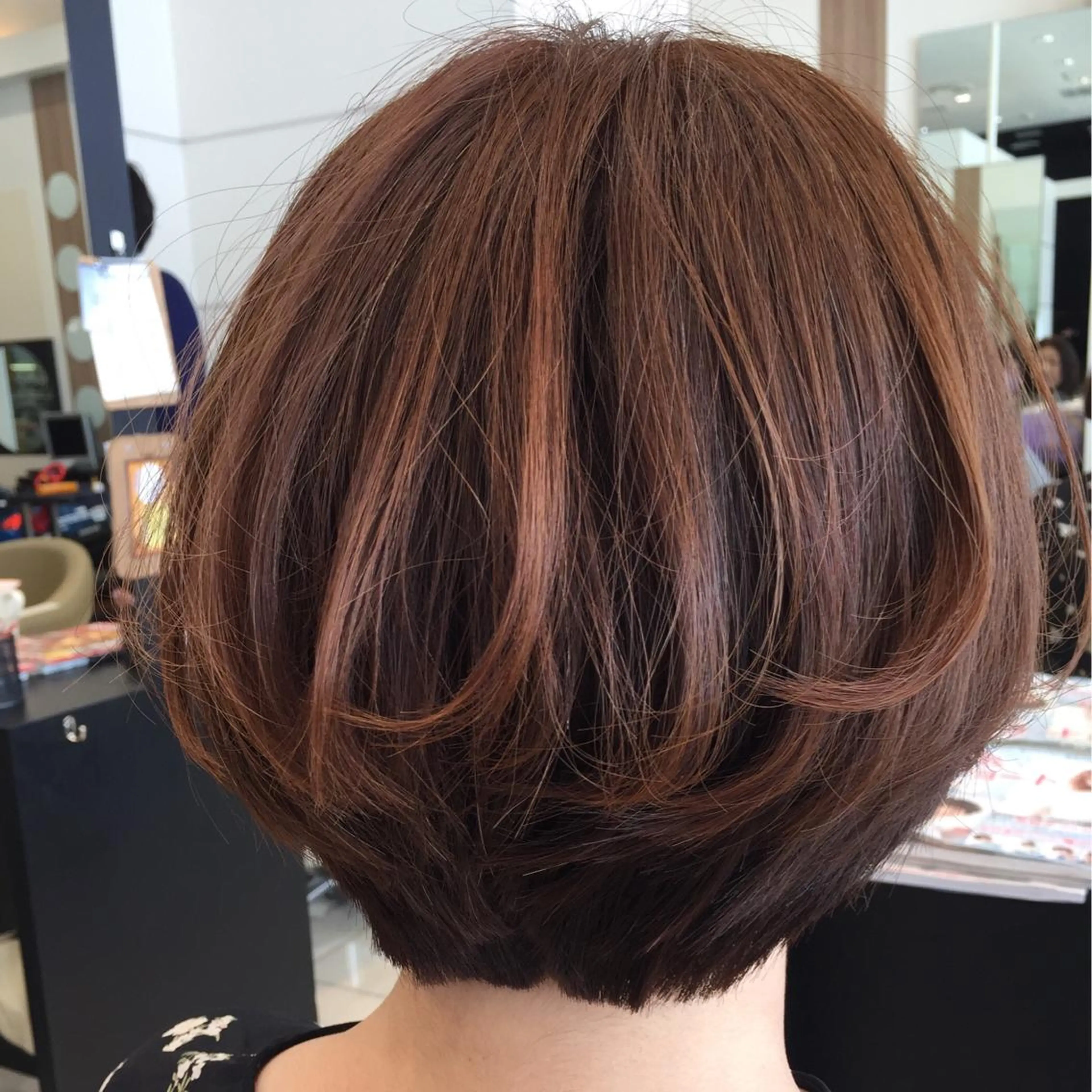 ショート カラー ボブ 小野 修平のヘアスタイル