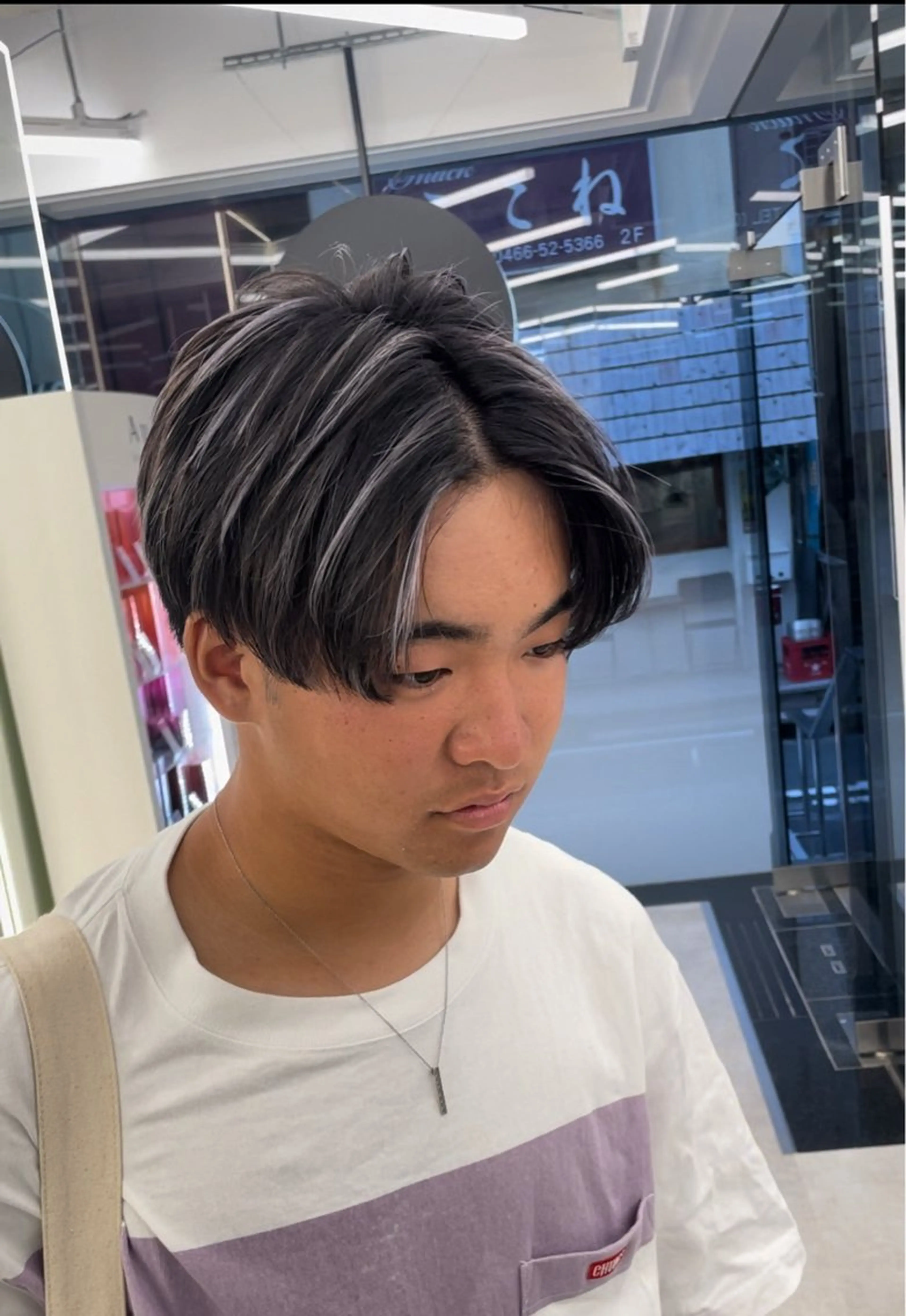 カラー メンズ メンズハイライト ハイライトカラー シルバー ヘアカラー 森龍馬 メンズ専門美容師のヘアスタイル