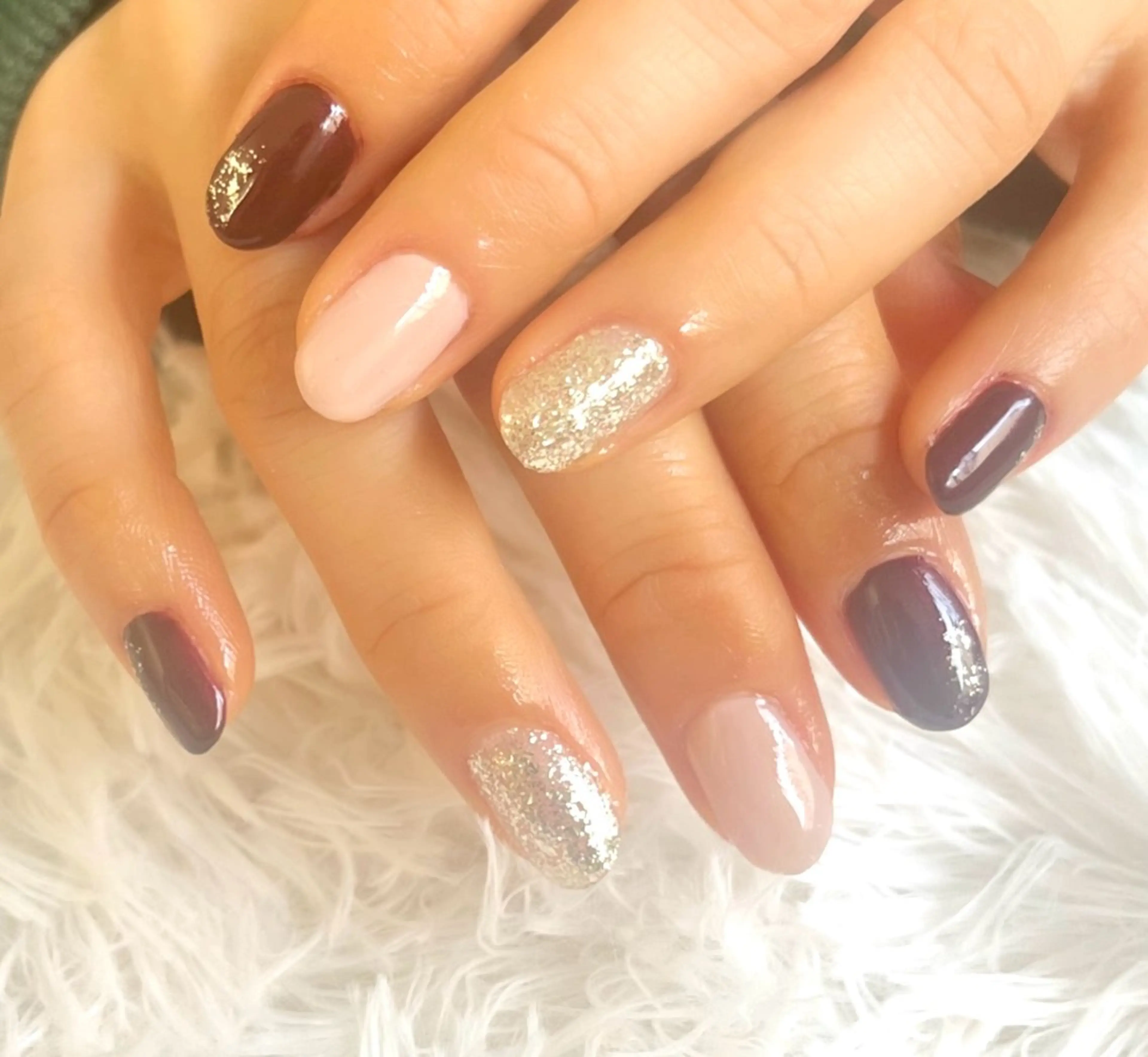 ネイル ボルドー キラキラネイル オフィスネイル ショートネイル バレンタイン 島田 亜紀のネイルデザイン