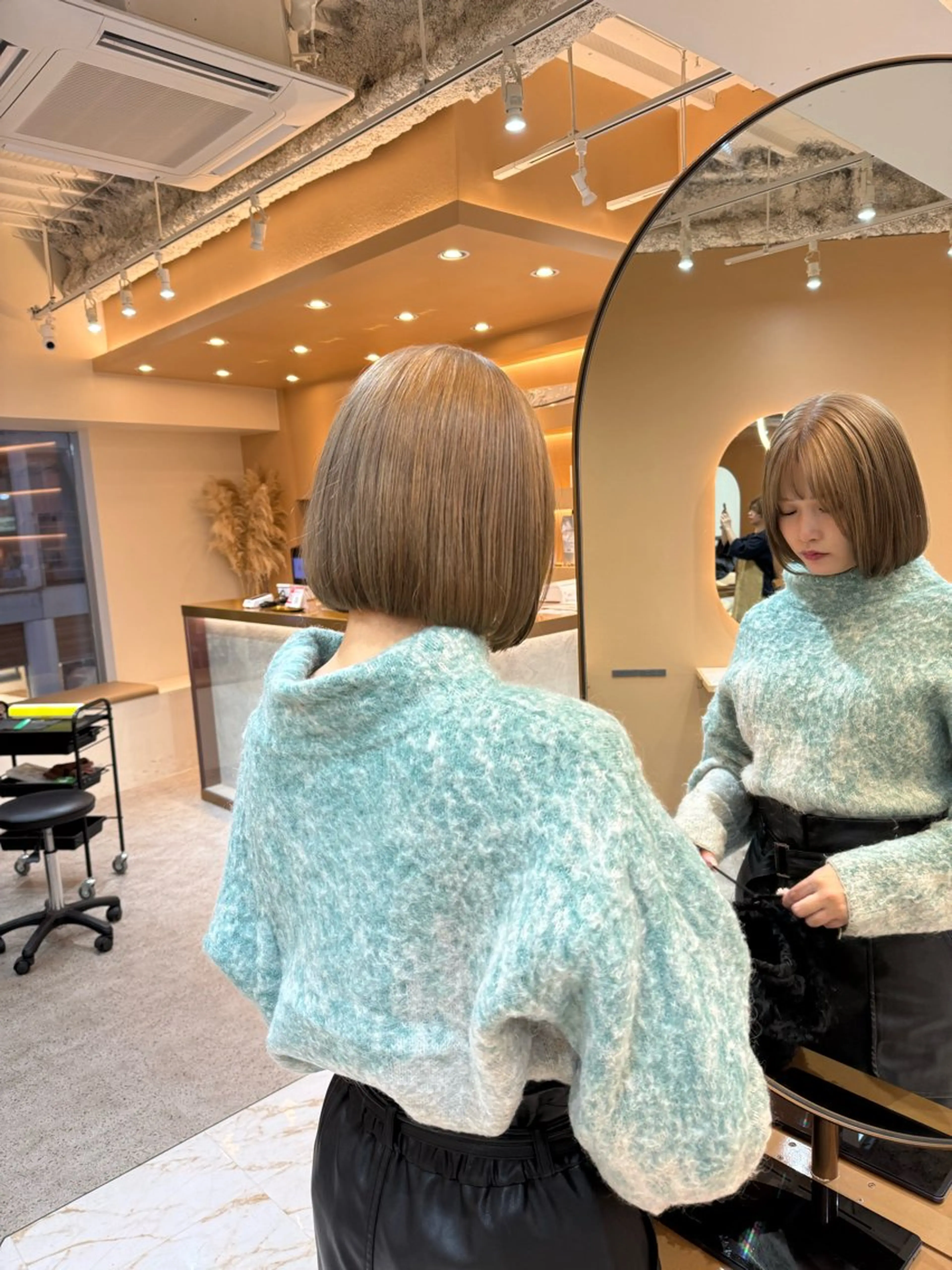 ショート ボブ カット ヘアカラー トリートメント ヘッドスパ 赤み除去カラー☘️/ くびれショート/来輝のヘアスタイル