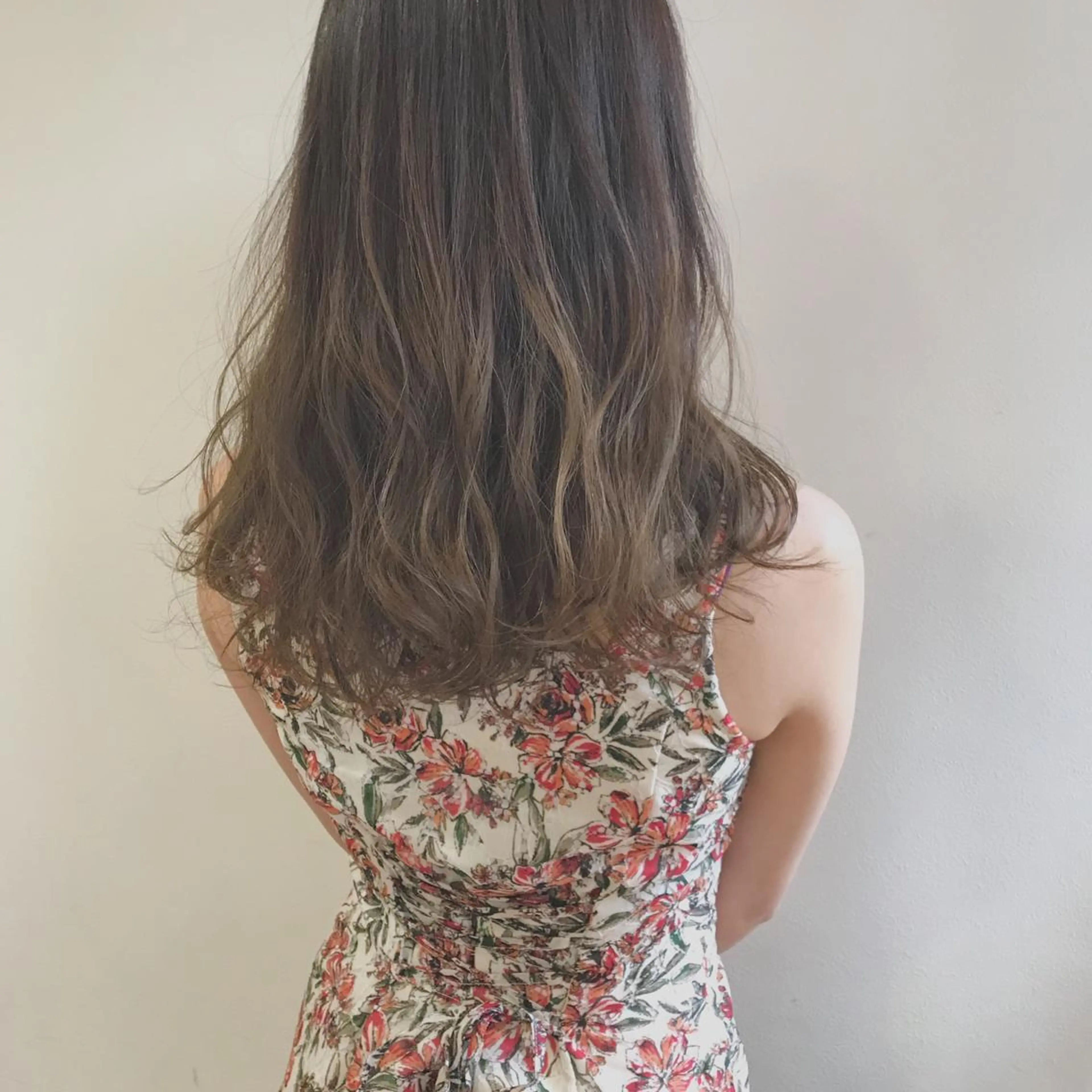 ロング カラー ベージュカラー グラデーションカラー カット ヘアカラー トリートメント ツヤ髪になりたい方へ 🩷柴田知亜希のヘアスタイル