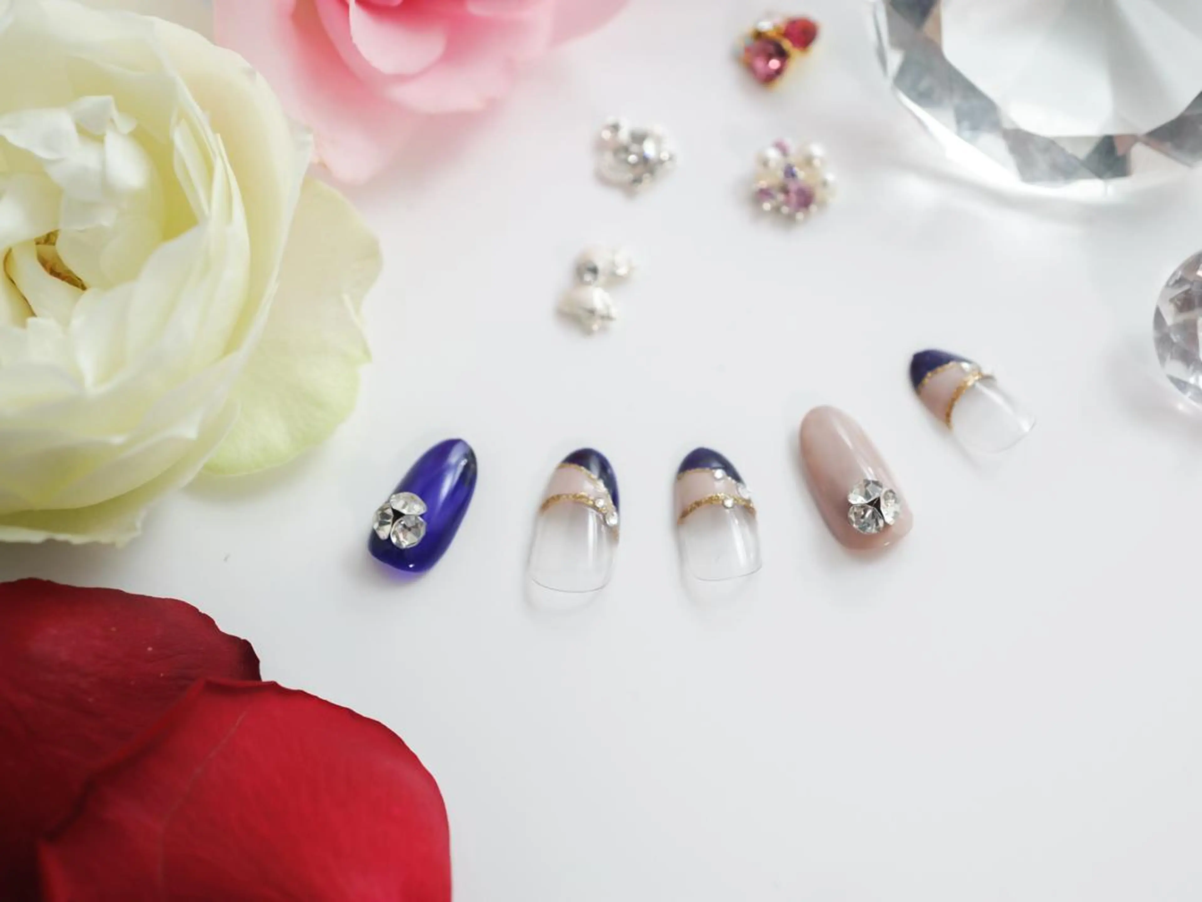 ミディアム ネイル ハンドネイル ハンドケア 💎ビューティサロン 湘南　RIRAN💎のネイルデザイン