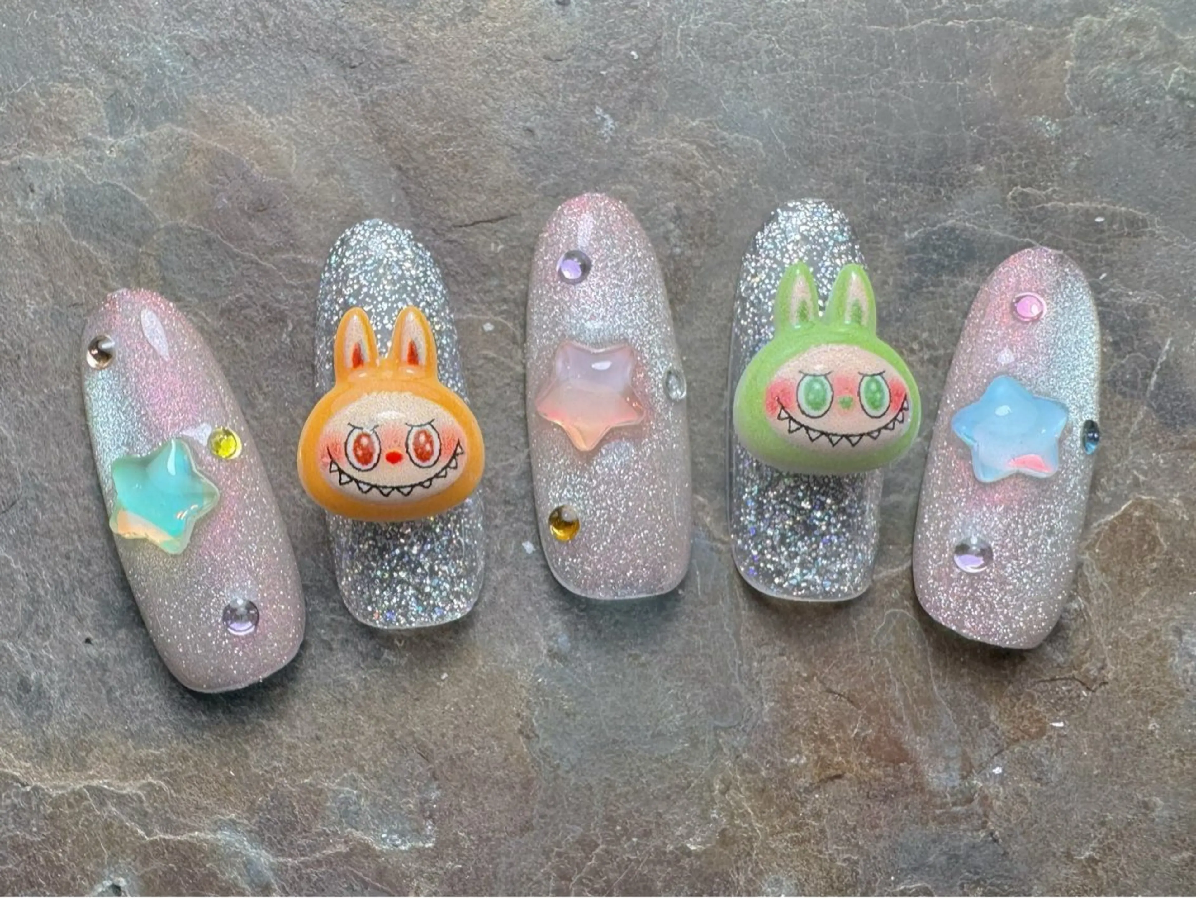 ネイル ハンドネイル マジックミラー所属・マジック ミラーのネイルデザイン