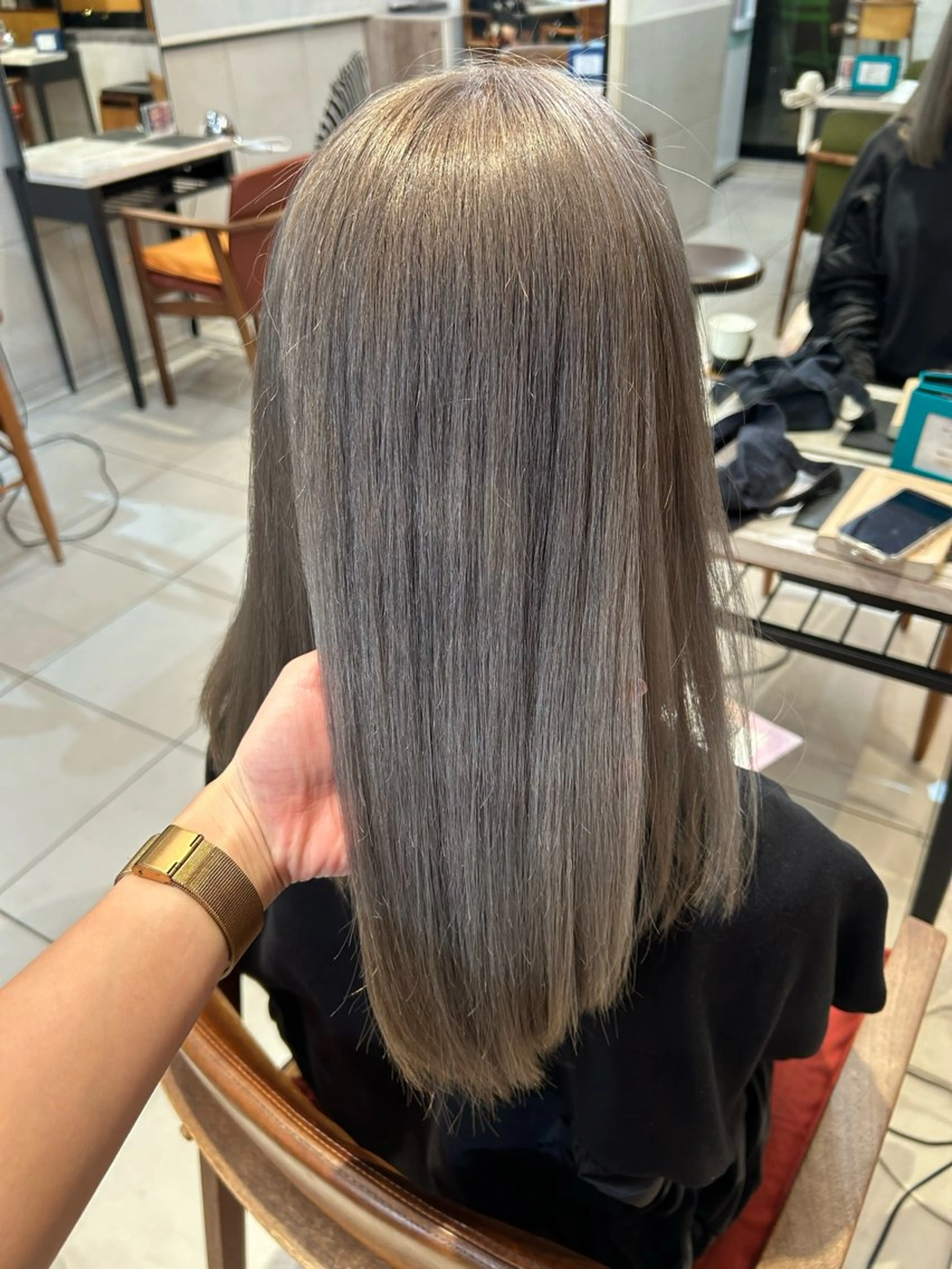 セミロング カラー ブリーチ グレージュ ミルクティーグレージュ ヘアカラー トリートメント 艶カラー/耳つぼ/ 浴衣着付け/渡辺奈緒のその他イメージ