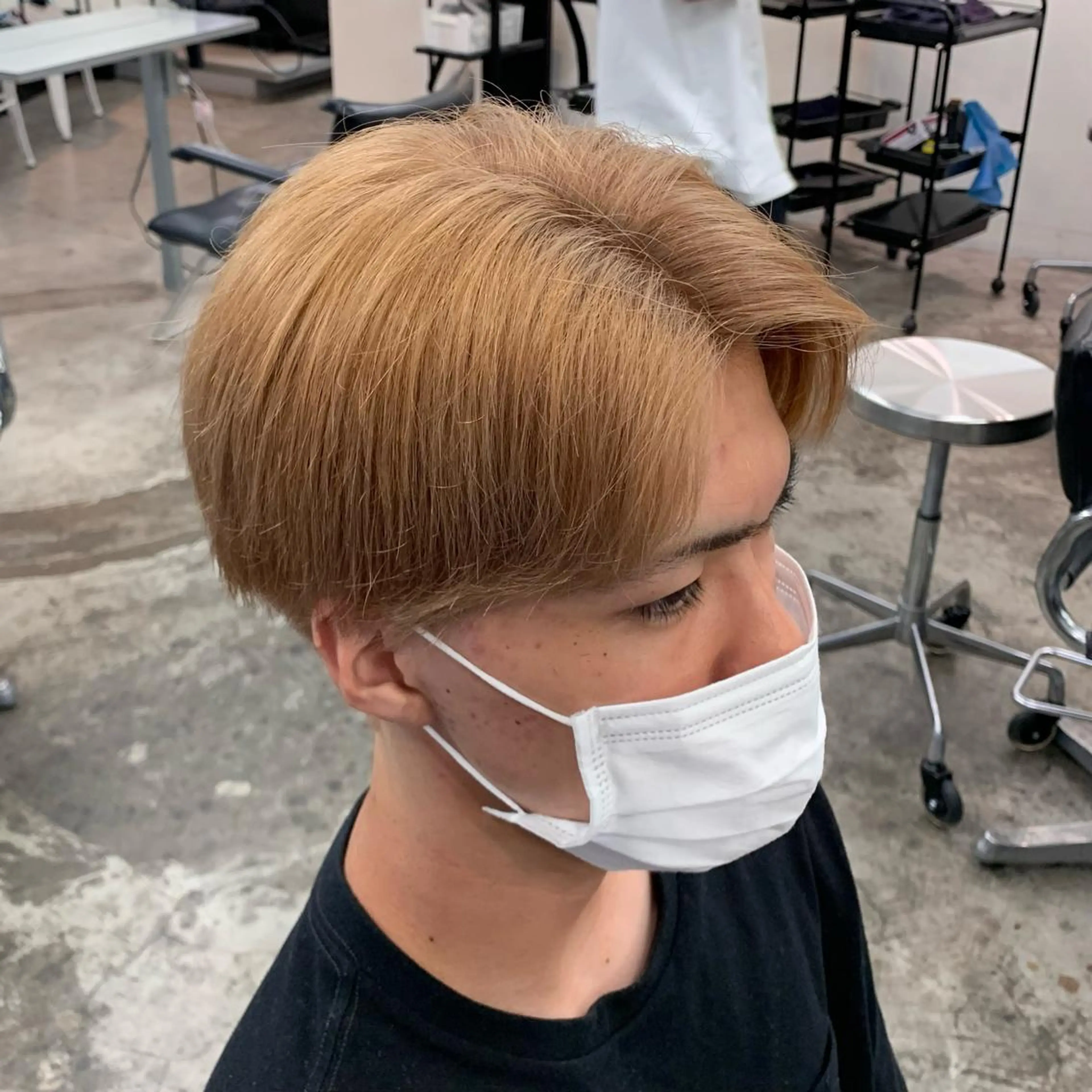 ショート カラー メンズ ブロンド カット ヘアカラー メンズ特化美容師/ 藤戸 椋のヘアスタイル
