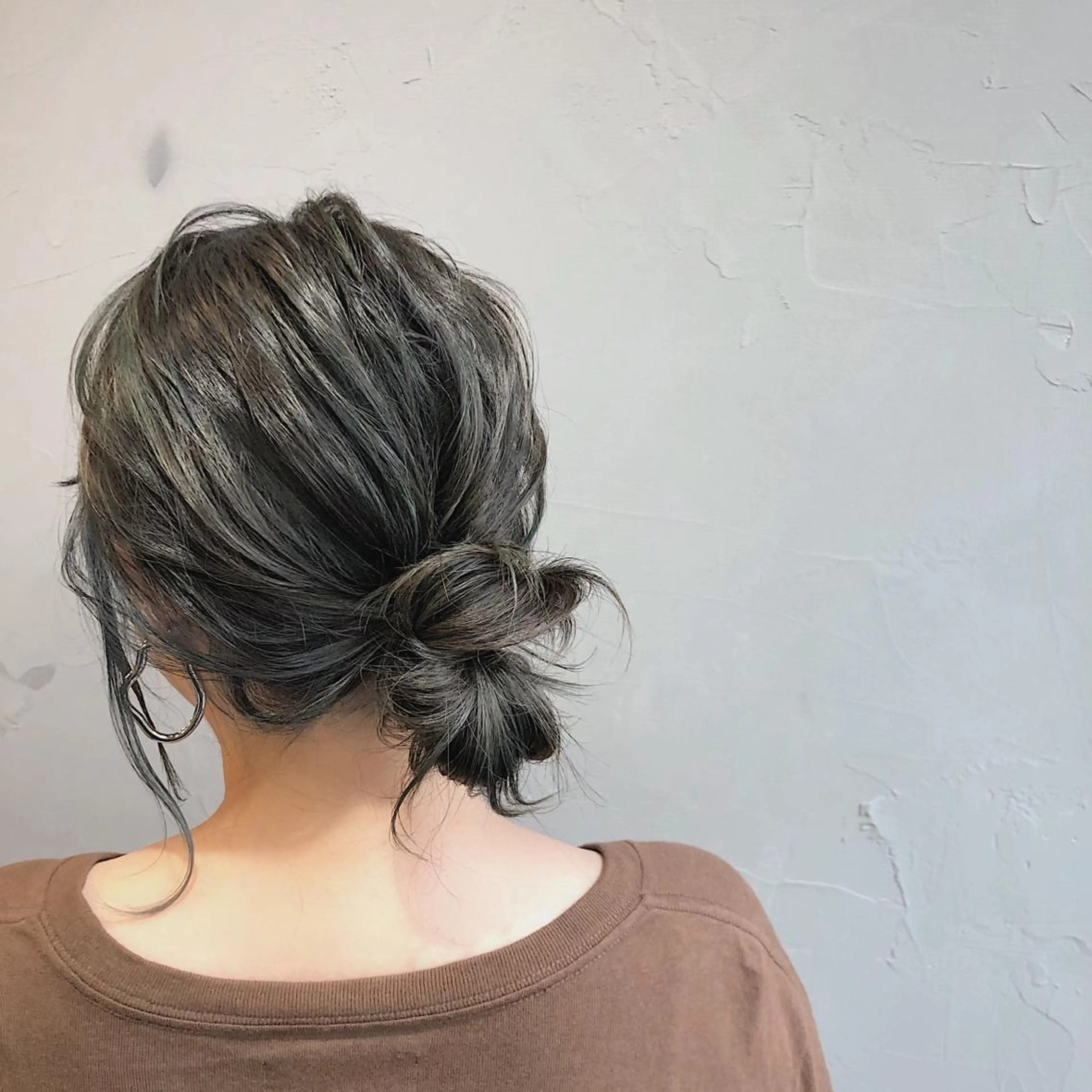 セミロング カラー ベージュカラー ブリーチ ケアブリーチ ハイライトカラー ハイライト カット ヘアカラー トリートメント CISCO所属・山口 浩之のヘアスタイル