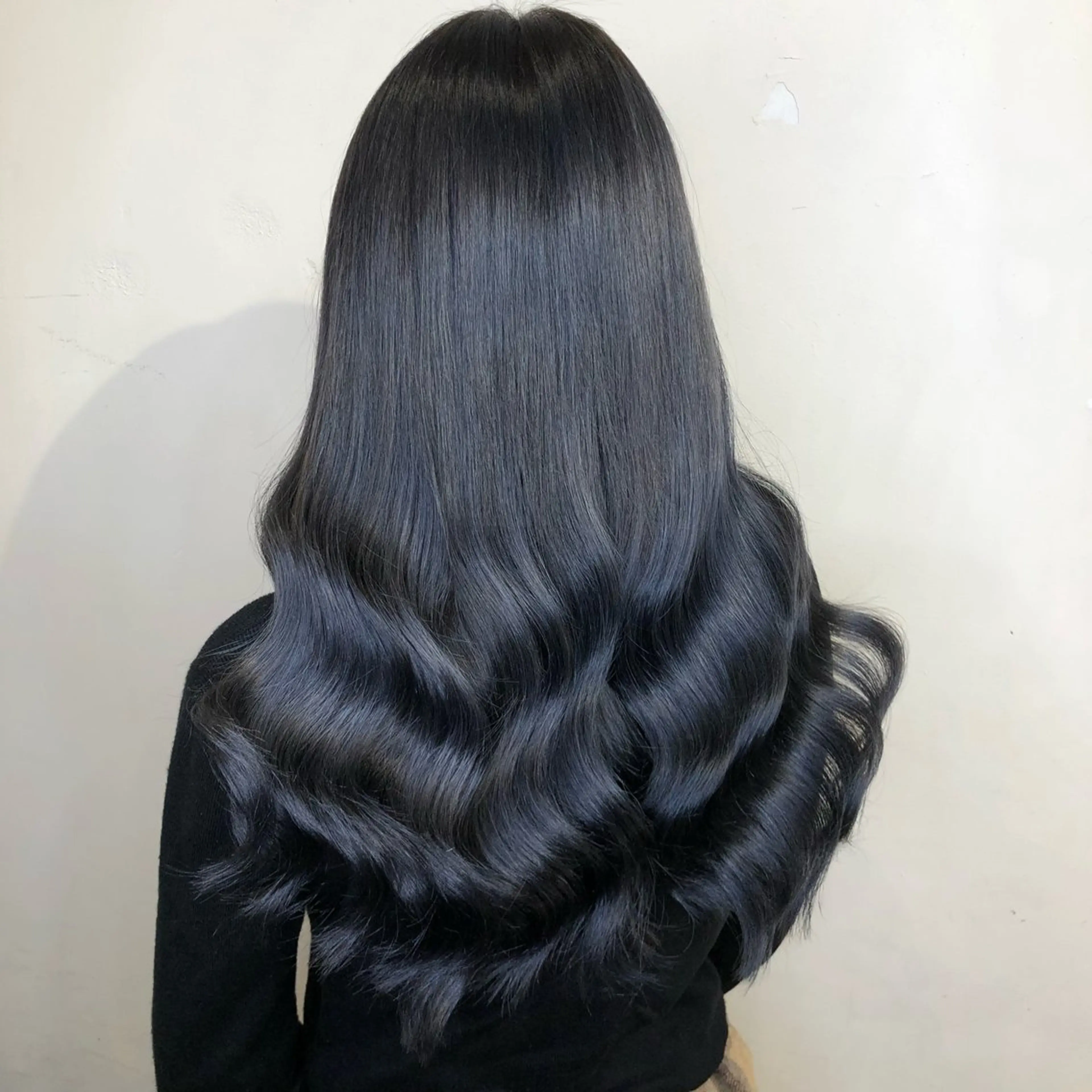 ロング カラー 黒髪 ブルーカラー ブルーブラック ヘアカラー ナチュラル透明感✨/ LAPIS  REOのヘアスタイル