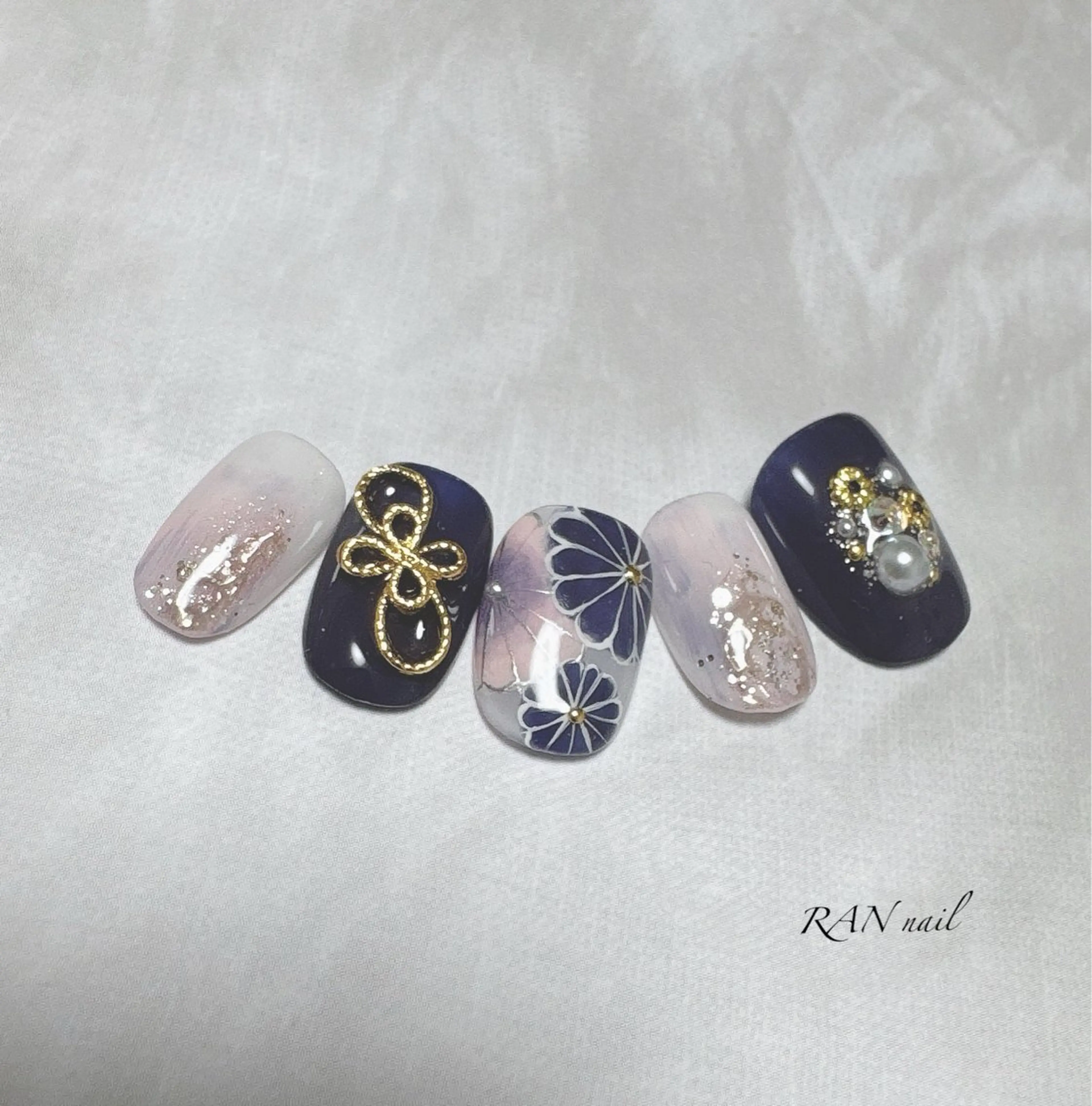 ネイル 成人式 卒業式 冬ネイル RAN nail 〜ランネイル〜所属・RAN nailのネイルデザイン